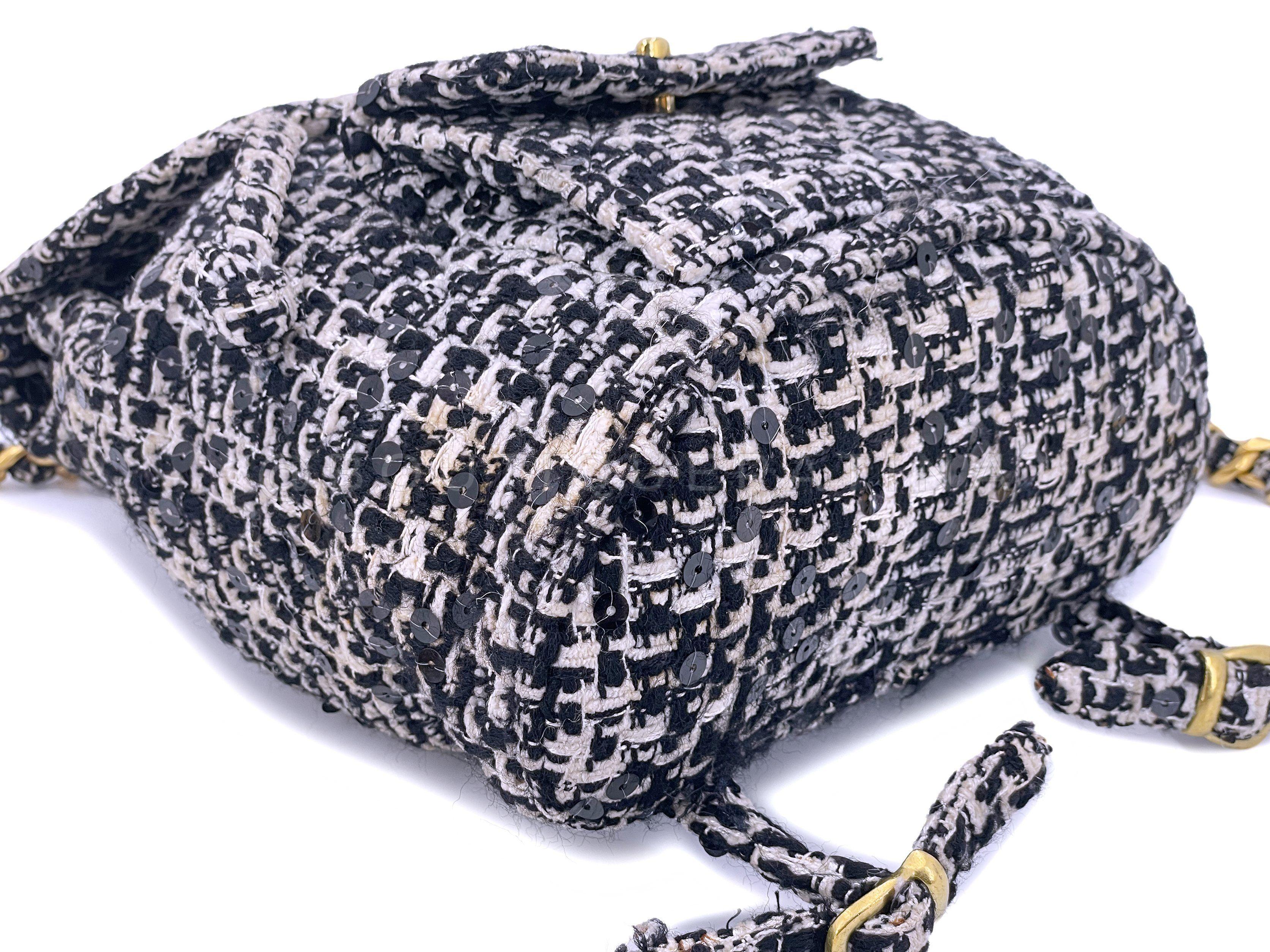 Chanel 1994 Vintage Black White Tweed Duma Backpack Bag 24k GHW 66338 For Sale 3