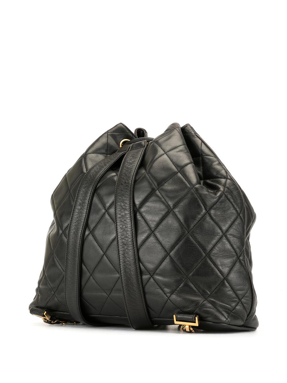 Chanel 1994 Vintage Diamond Quilted Drawstring Bucket Backpack Sac Rucksack Bag en vente 6