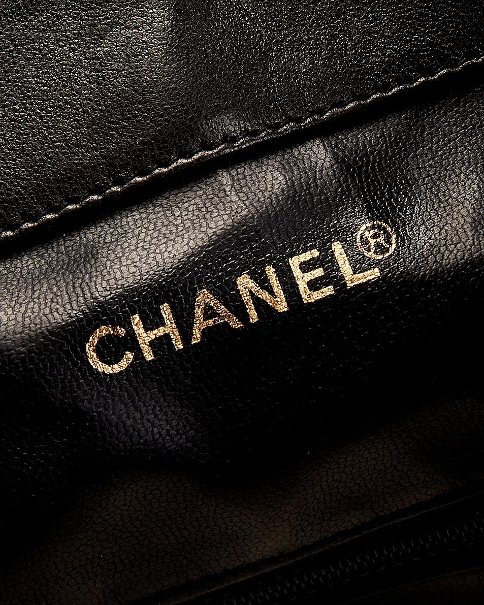 Chanel 1994 Vintage Diamond Quilted Drawstring Bucket Backpack Sac Rucksack Bag en vente 11