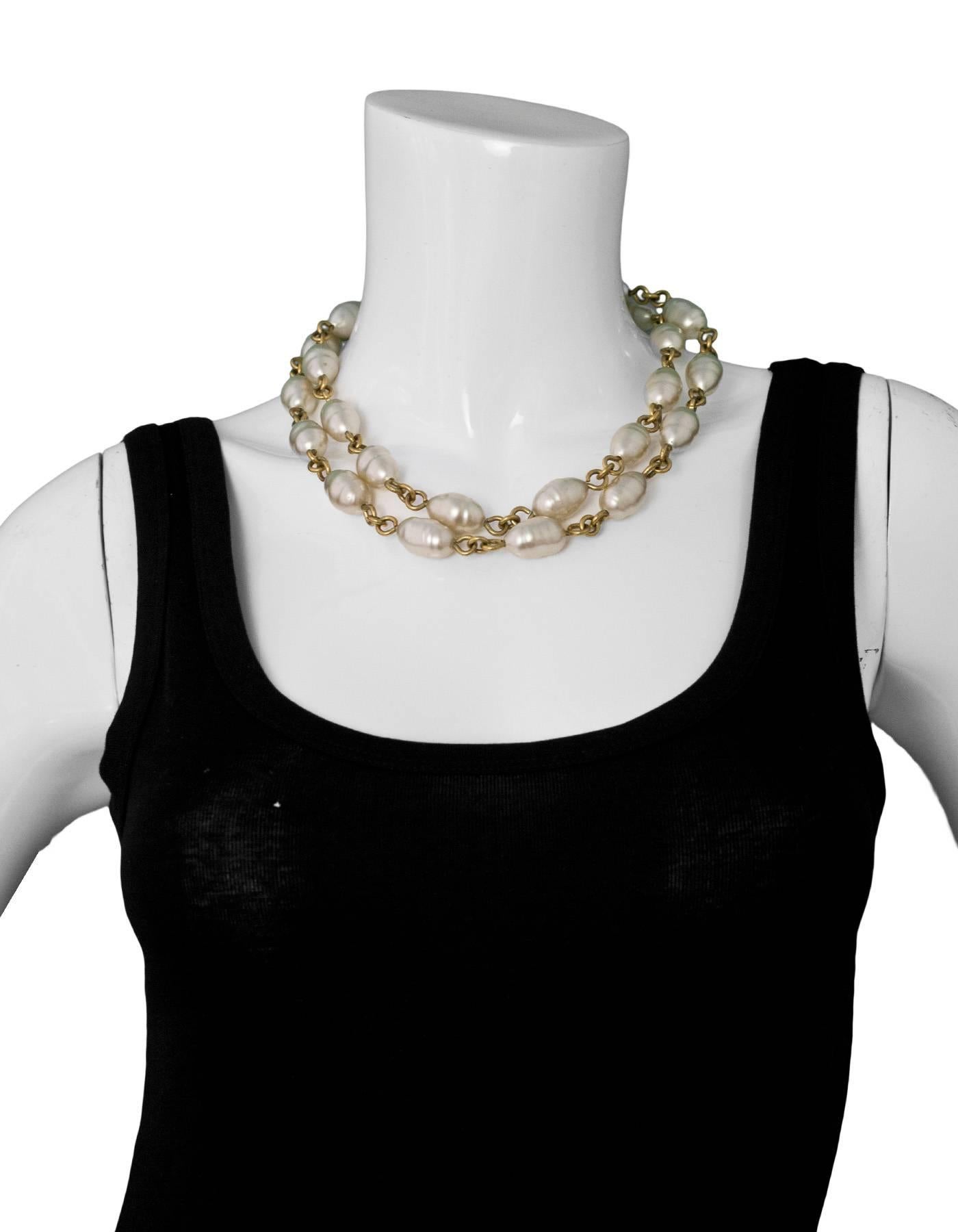Chanel 1994 Vintage Ivory Faux Pearl & Goldtone Necklace In Excellent Condition In New York, NY