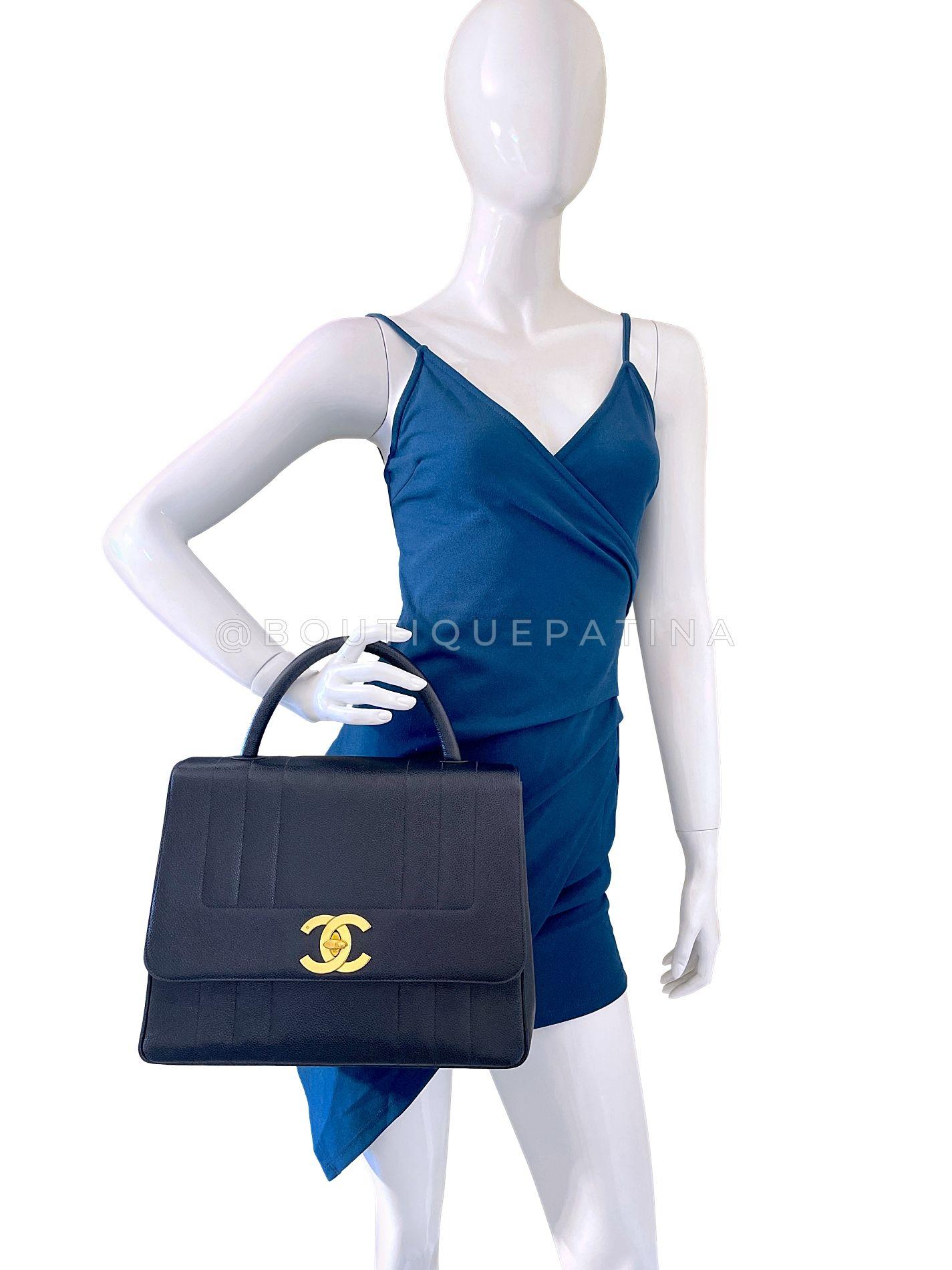 Chanel 1994 Vintage Navy Caviar Jumbo CC Mademoiselle Kelly Bag 24k GHW 68950 en vente 10