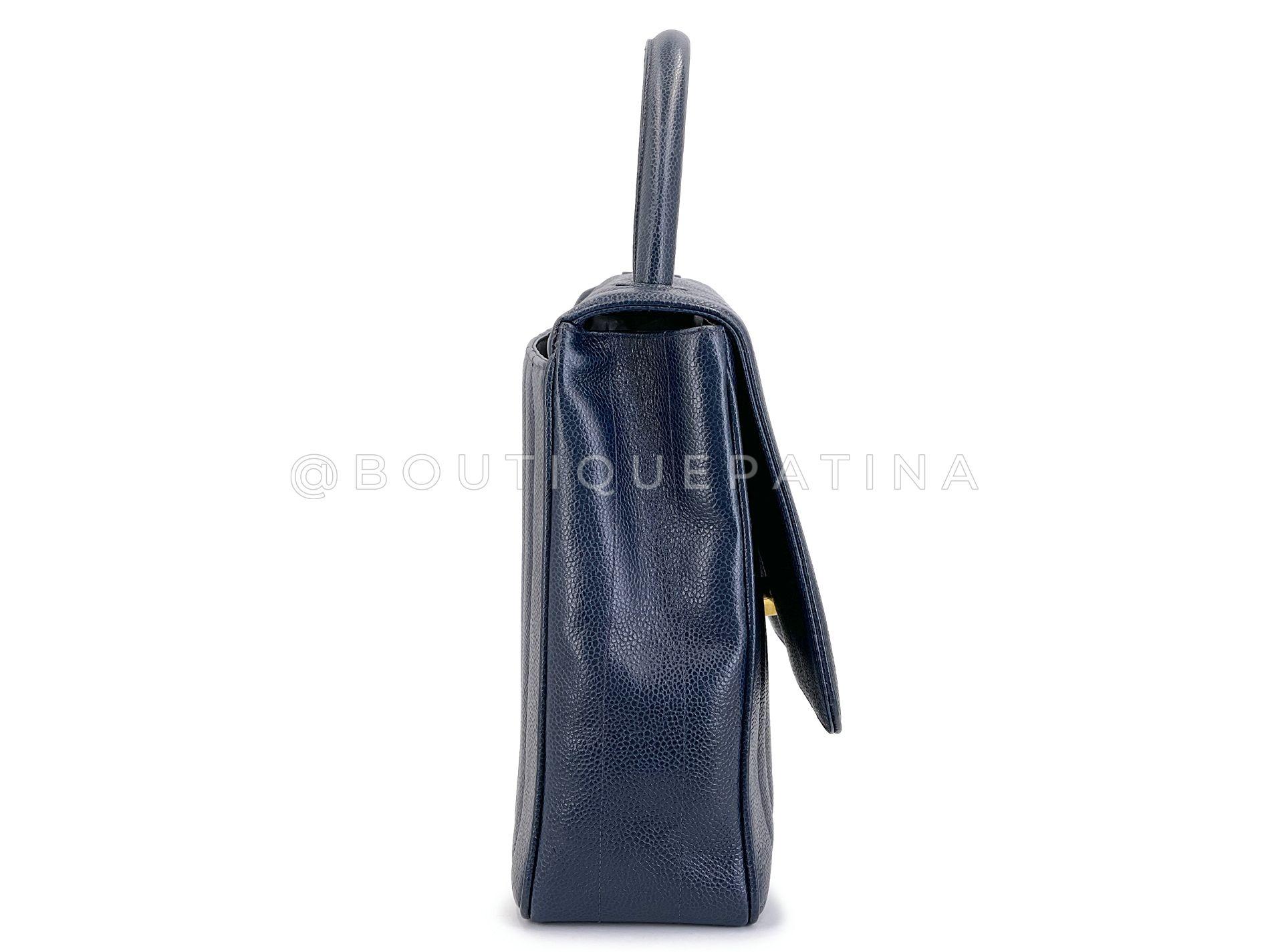 Noir Chanel 1994 Vintage Navy Caviar Jumbo CC Mademoiselle Kelly Bag 24k GHW 68950 en vente