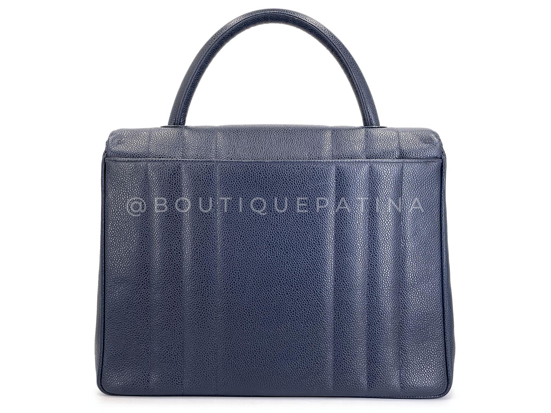Chanel 1994 Vintage Navy Caviar Jumbo CC Mademoiselle Kelly Bag 24k GHW 68950 Excellent état - En vente à Costa Mesa, CA