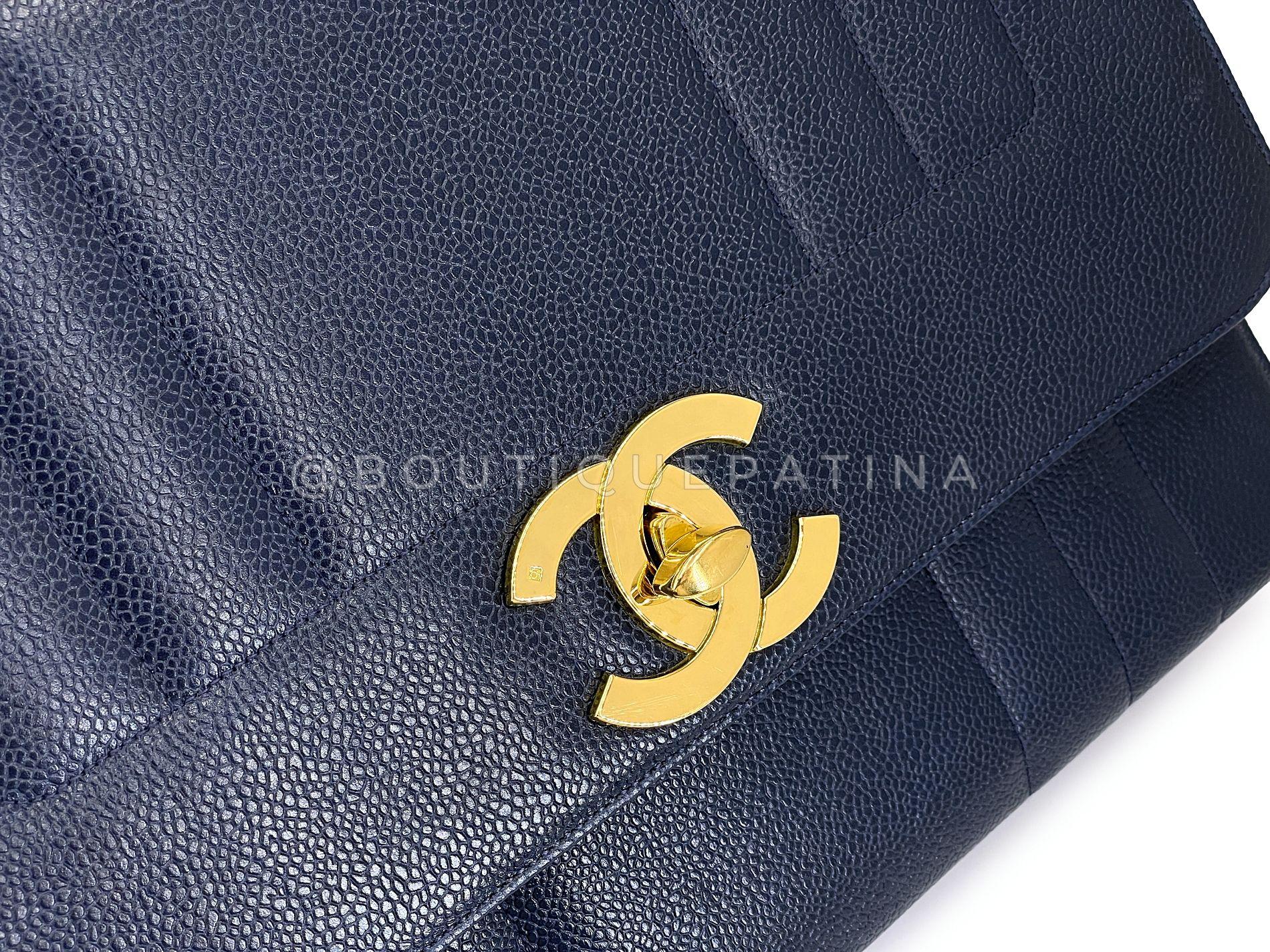 Chanel 1994 Vintage Navy Caviar Jumbo CC Mademoiselle Kelly Bag 24k GHW 68950 en vente 2