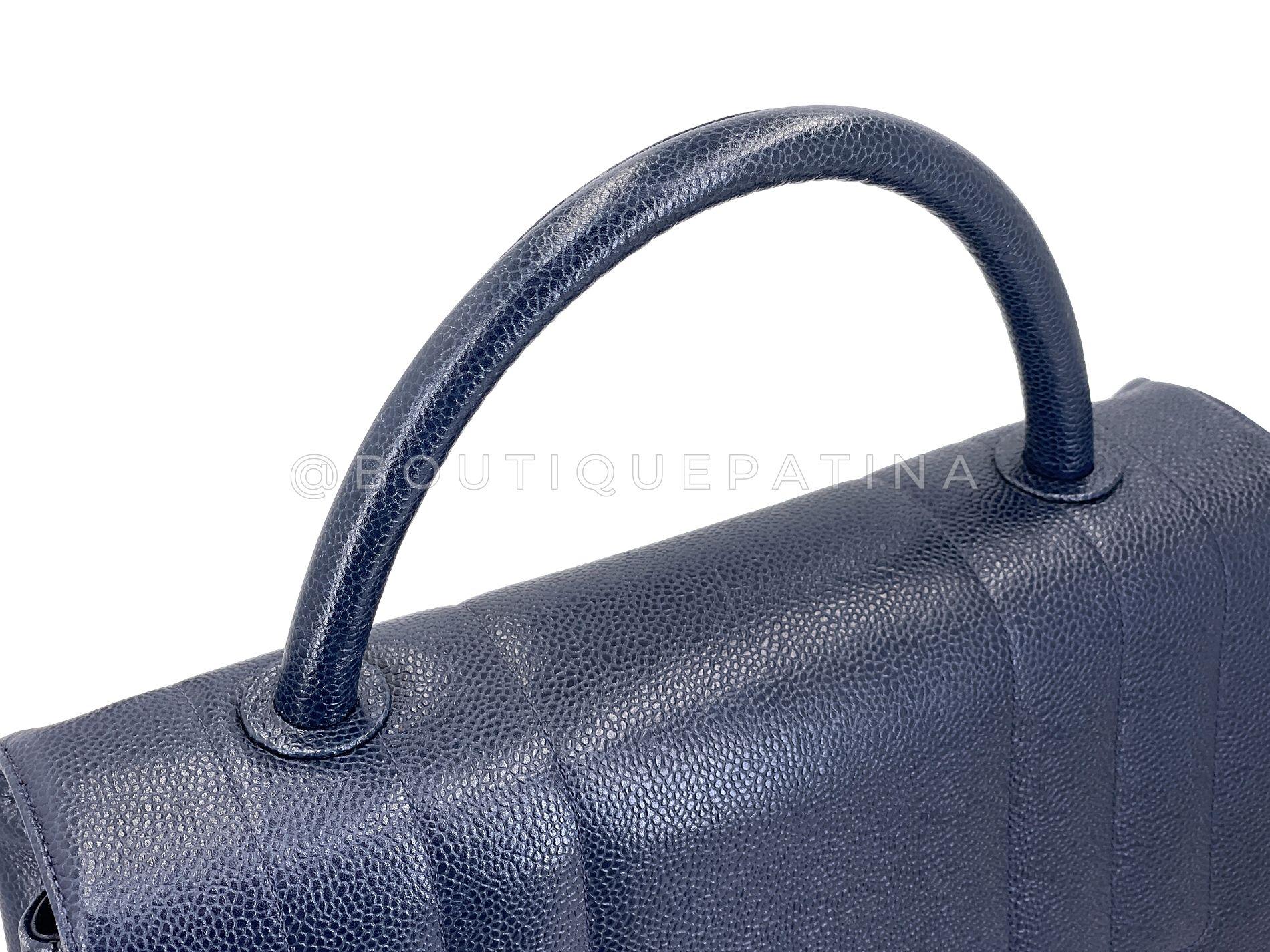 Chanel 1994 Vintage Navy Caviar Jumbo CC Mademoiselle Kelly Bag 24k GHW 68950 en vente 4