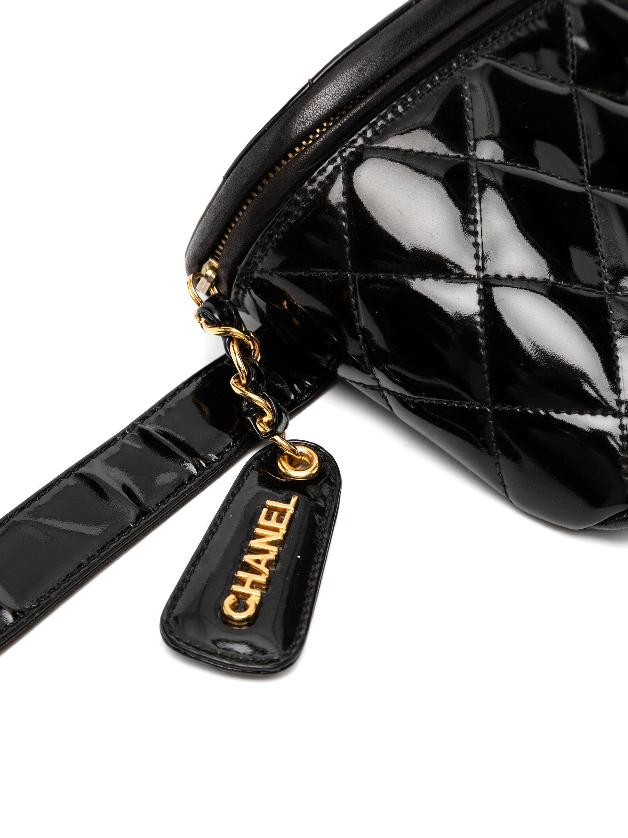 Women's Chanel 1994 Vintage Quilted Diamond Stitch Patent Waist Pouch Fanny Pack Bag For Sale