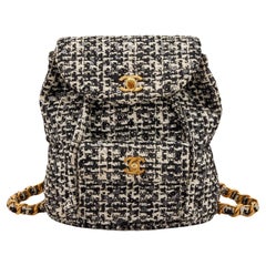 Chanel 1994 Vintage Seltener Tweed gesteppter Lammfell Duma CC Logo Rucksack aus Lammfell