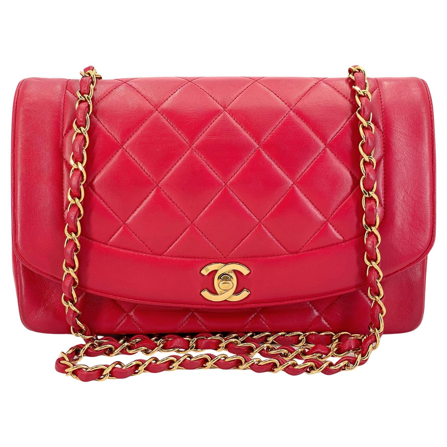 Chanel 1994 Vintage Red Medium Diana Flap Bag 24k GHW Lambskin 68177 En vente sur 1stDibs