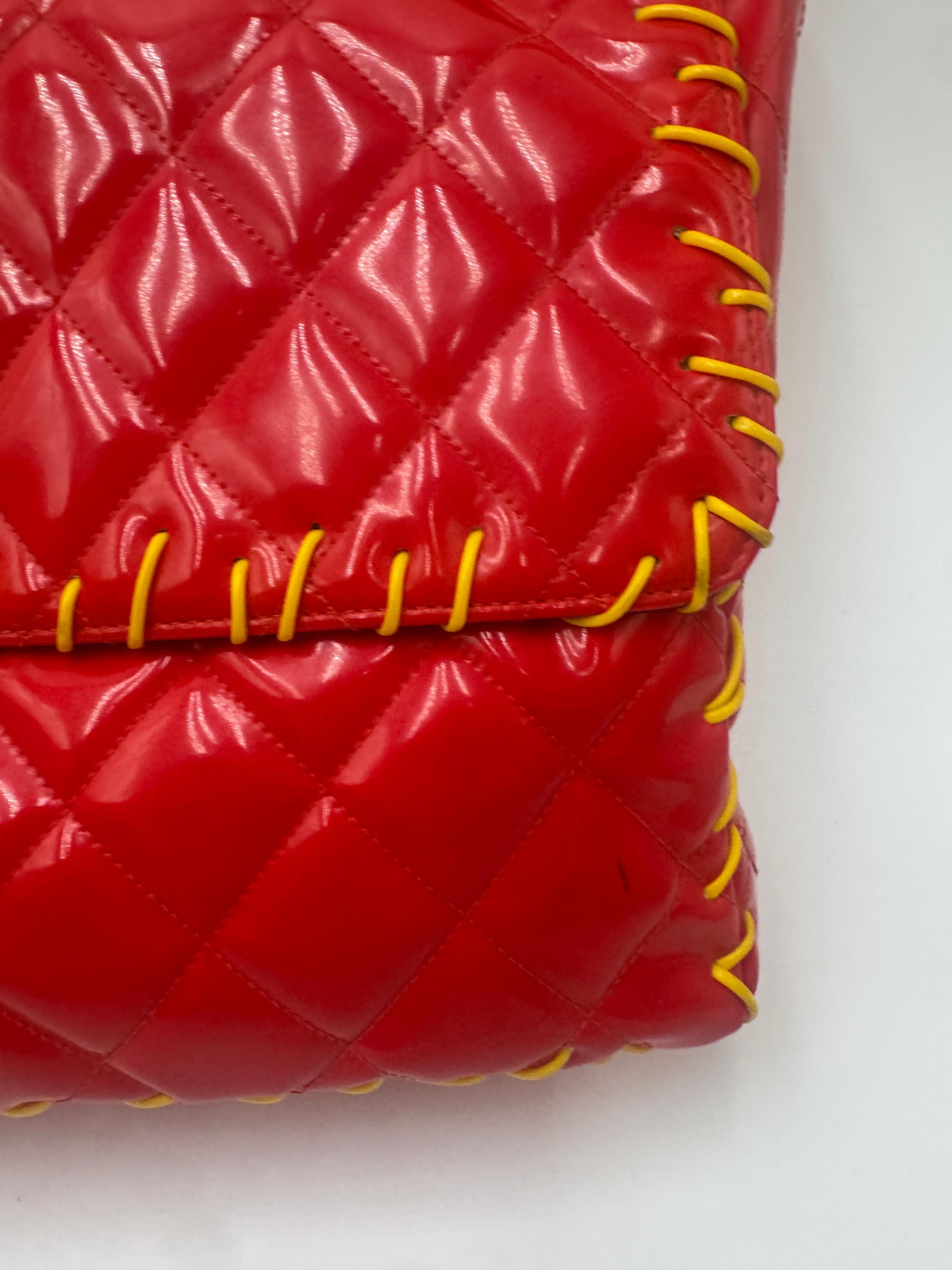 Chanel 1994 Vinyl Maxi Flap Bag in Red with Yellow Details In condizioni buone in vendita a San Francisco, CA