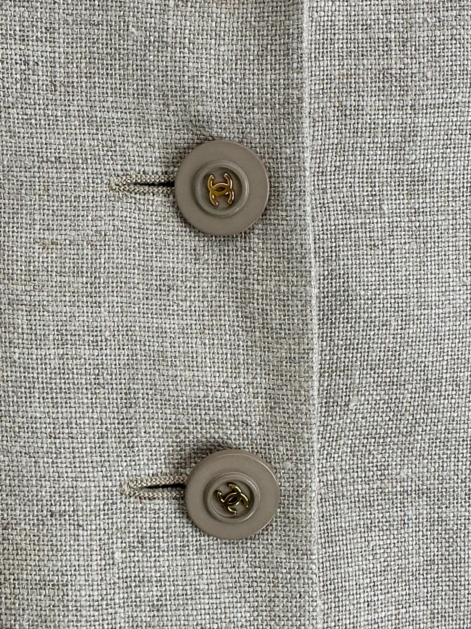 Chanel 1994P Veste à revers noué et jupe portefeuille plissée en lin naturel 38 en vente 8