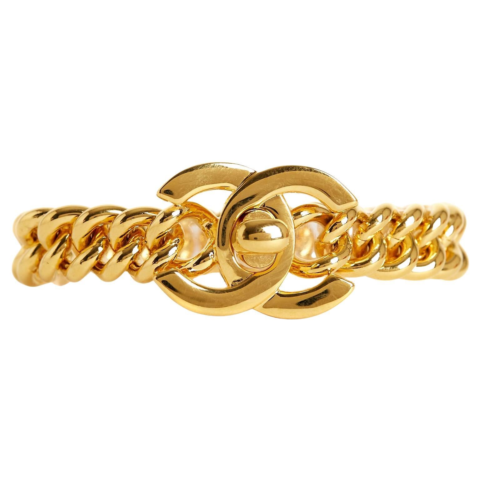 Chanel 1995 Bracelet Taille M L Maxi CC Turnlock Golden Chain Bracelet Size M L For Sale
