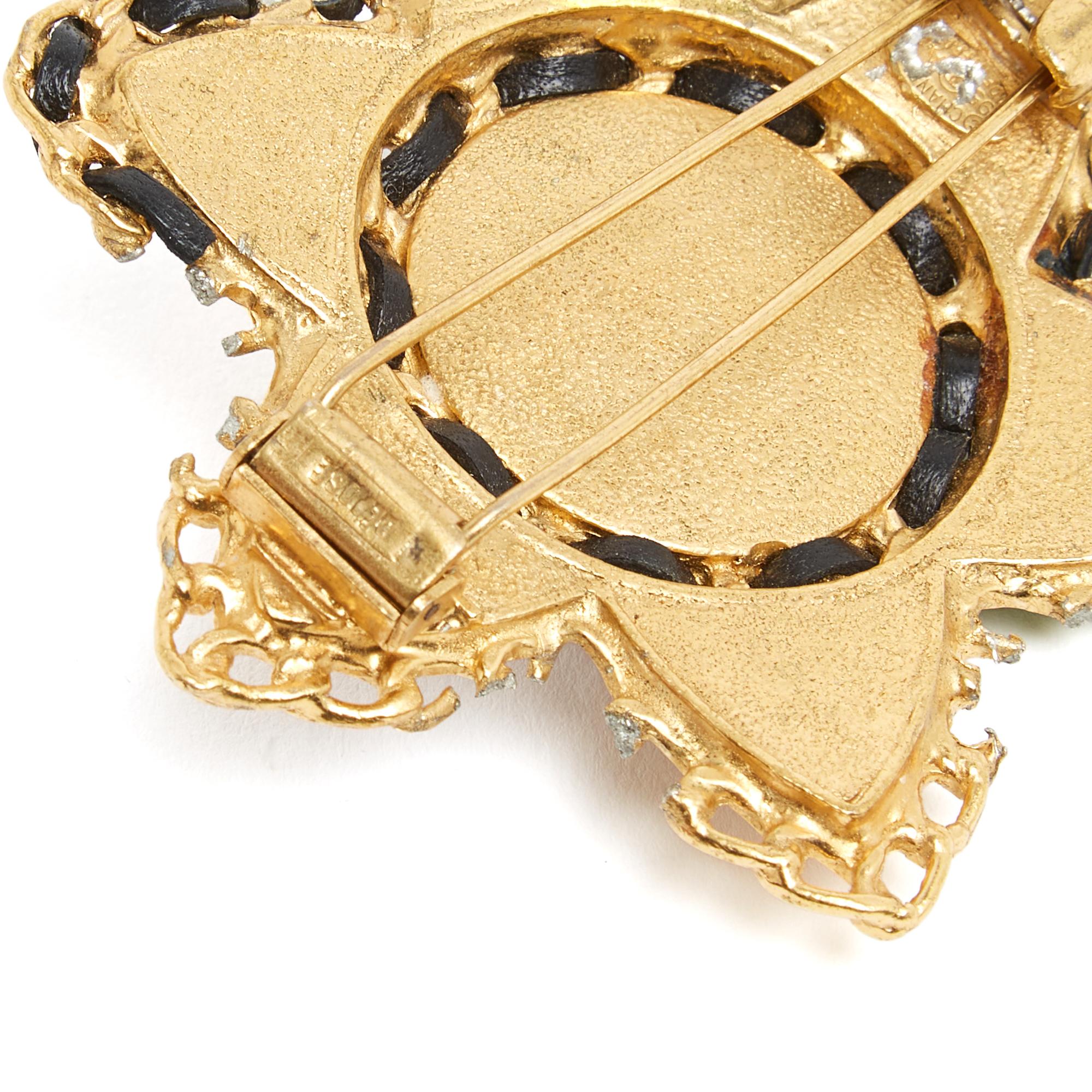 Chanel 1995 Broche XXL Gripoix leather metal glass and stones Iconic Brooch For Sale 1
