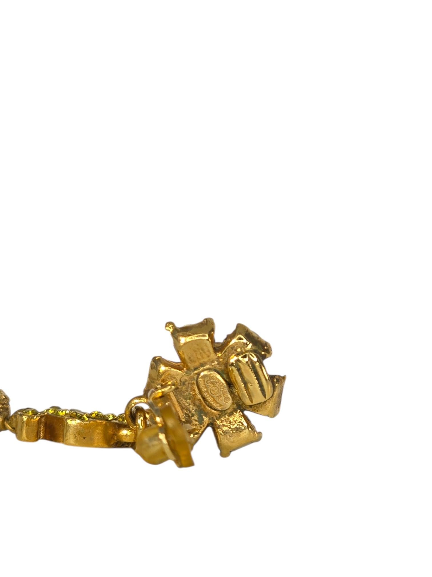 Chanel 1995 Automne Boucles d'oreilles Clip-On Logo CC en cristal doré et fausses perles en vente 7