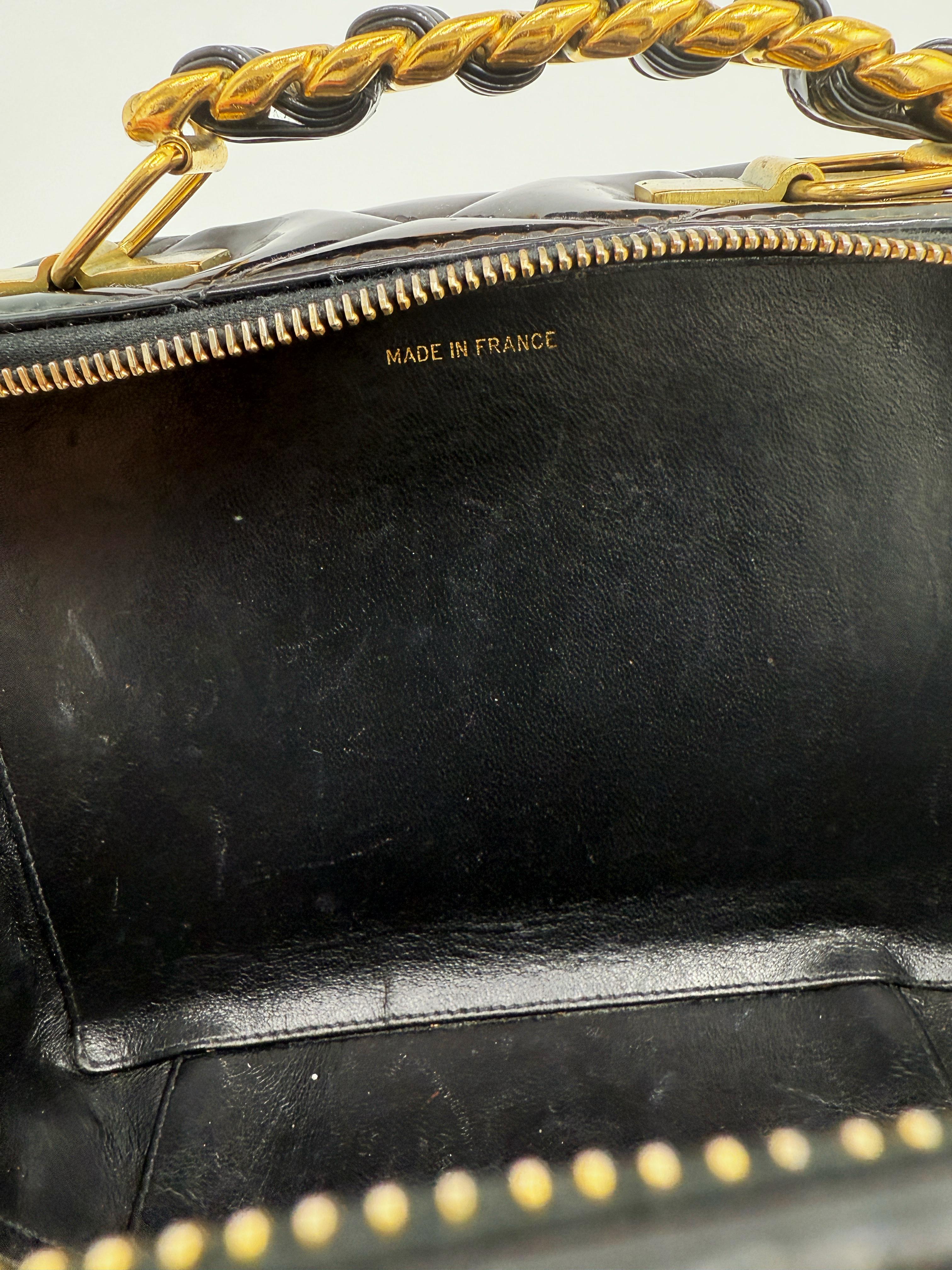 Chanel 1995 Rare Logo Black Vanity Case Bag en vente 3