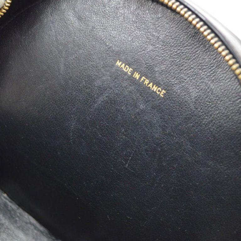 Women's Chanel 1995 Round Vanity Handbag For Sale