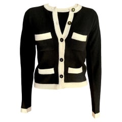 CHANEL 1995 Signature Cashmere CC Logo Cardigan Jacket Top Cropped Twin Set 38
