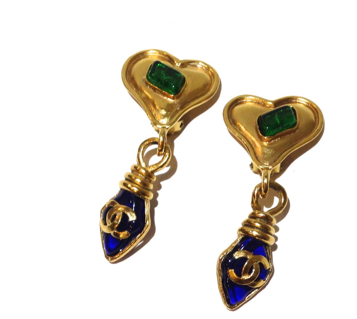 The dreamiest pair of Chanel drop earrings from Lagerfeld-era 1995 spring collection! Abstract heart shaped charms with green 