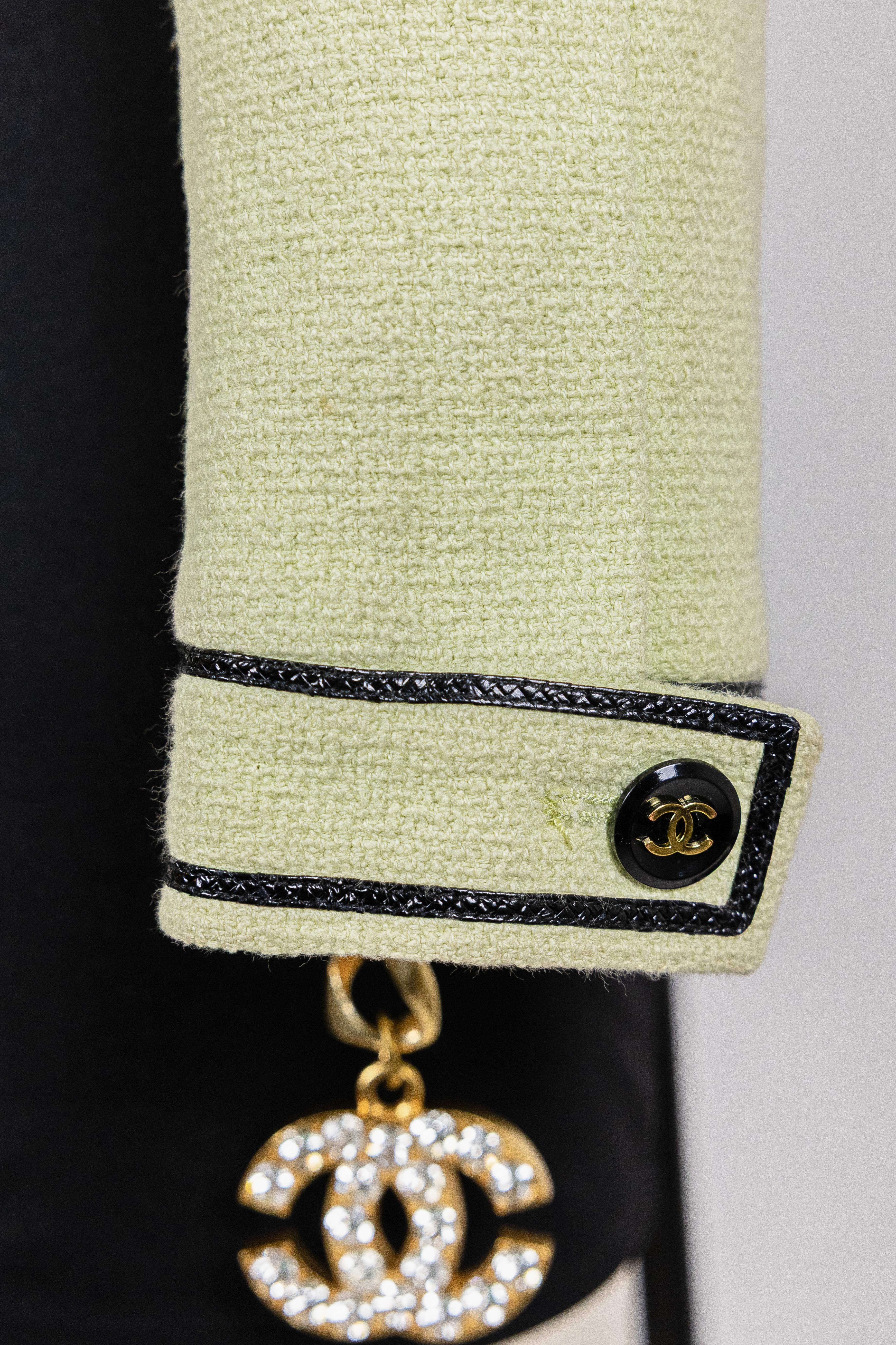 Chanel 1995 Frühjahr/Sommer Barbie Collection Vintage Green Cropped Jacket Damen im Angebot