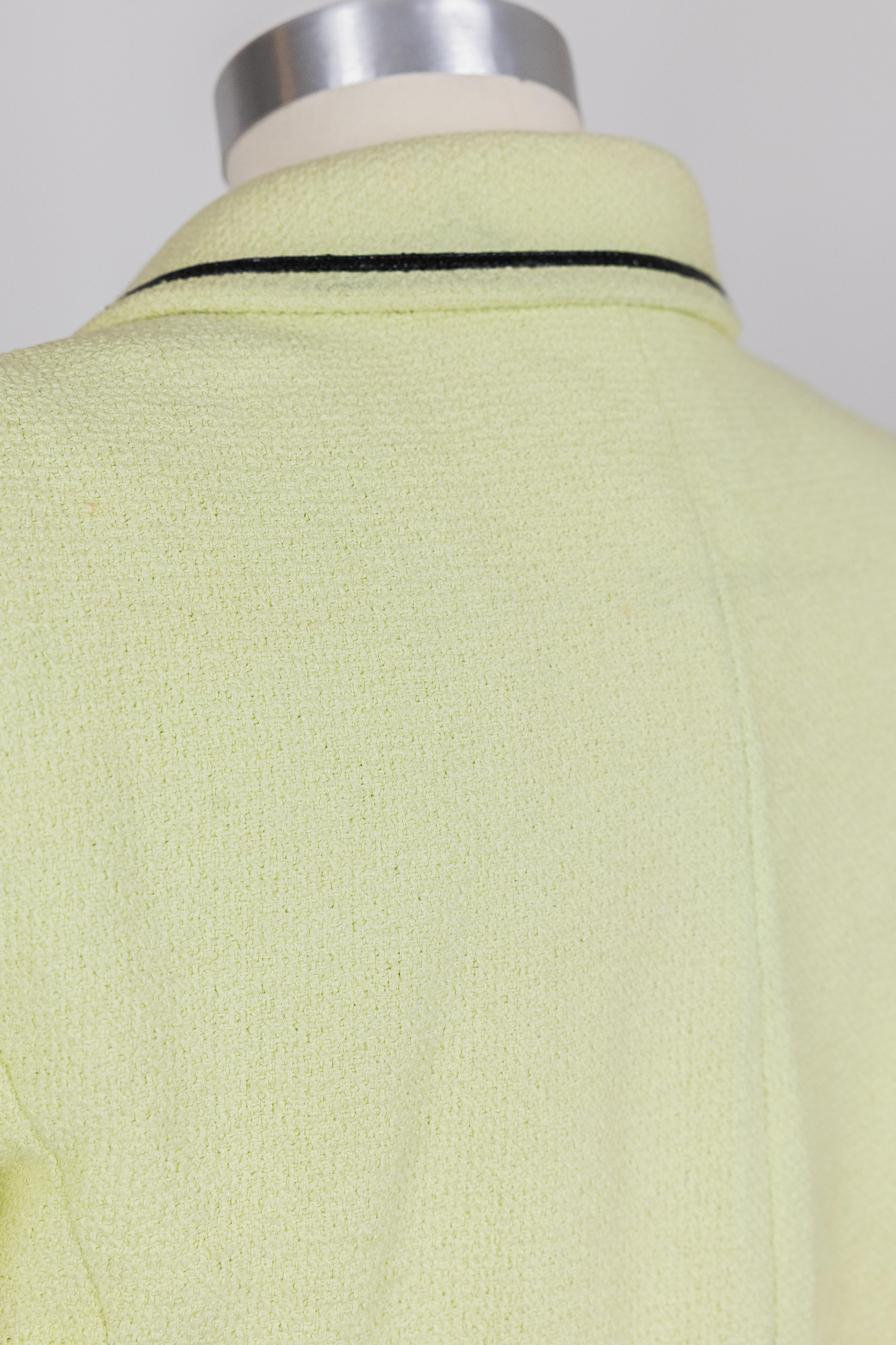 Chanel 1995 Frühjahr/Sommer Barbie Collection Vintage Green Cropped Jacket im Angebot 2