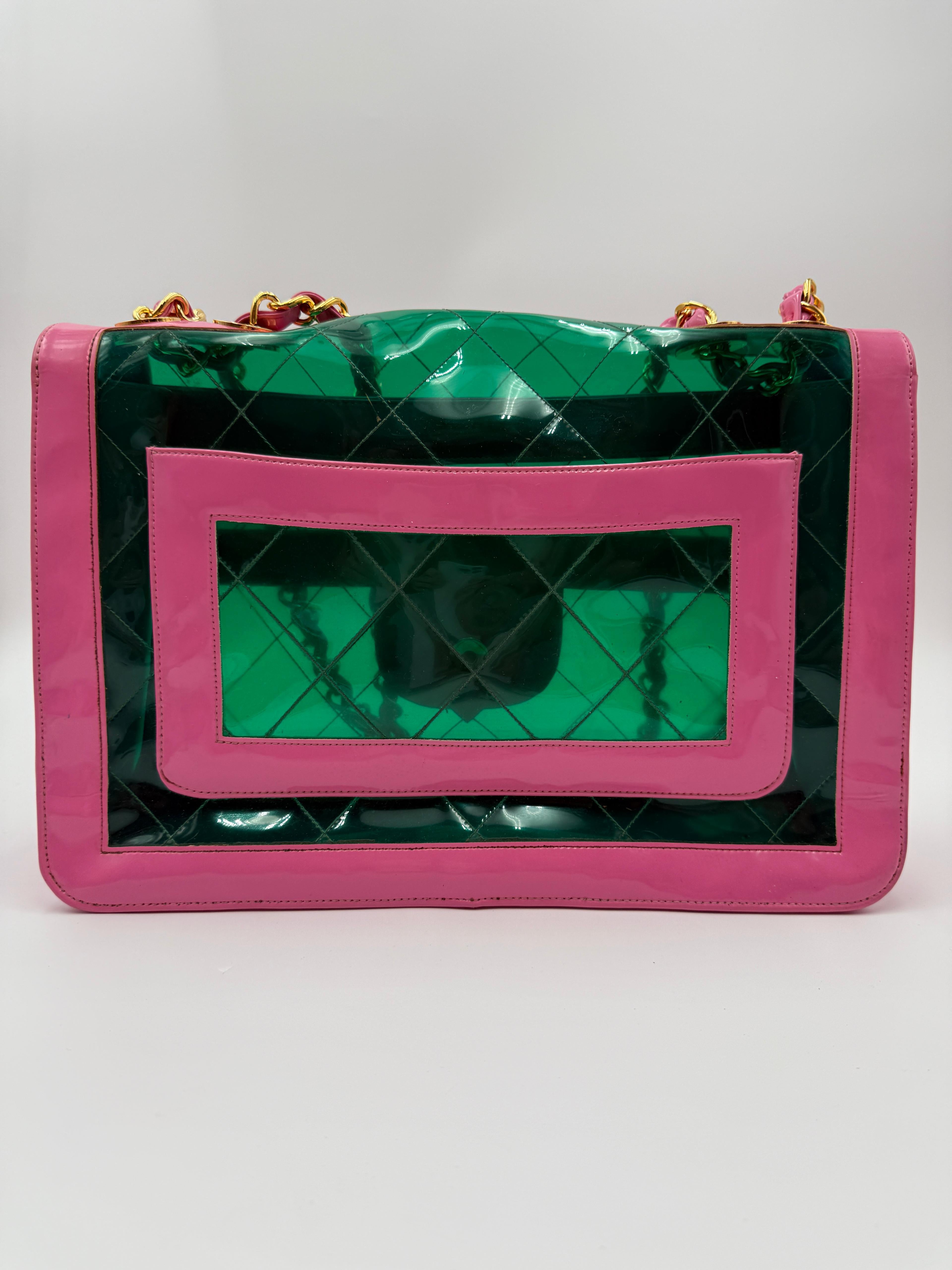 Chanel 1995 Ultra Raro Bolso con Maxi Solapa de PVC Rosa y Verde en venta 1