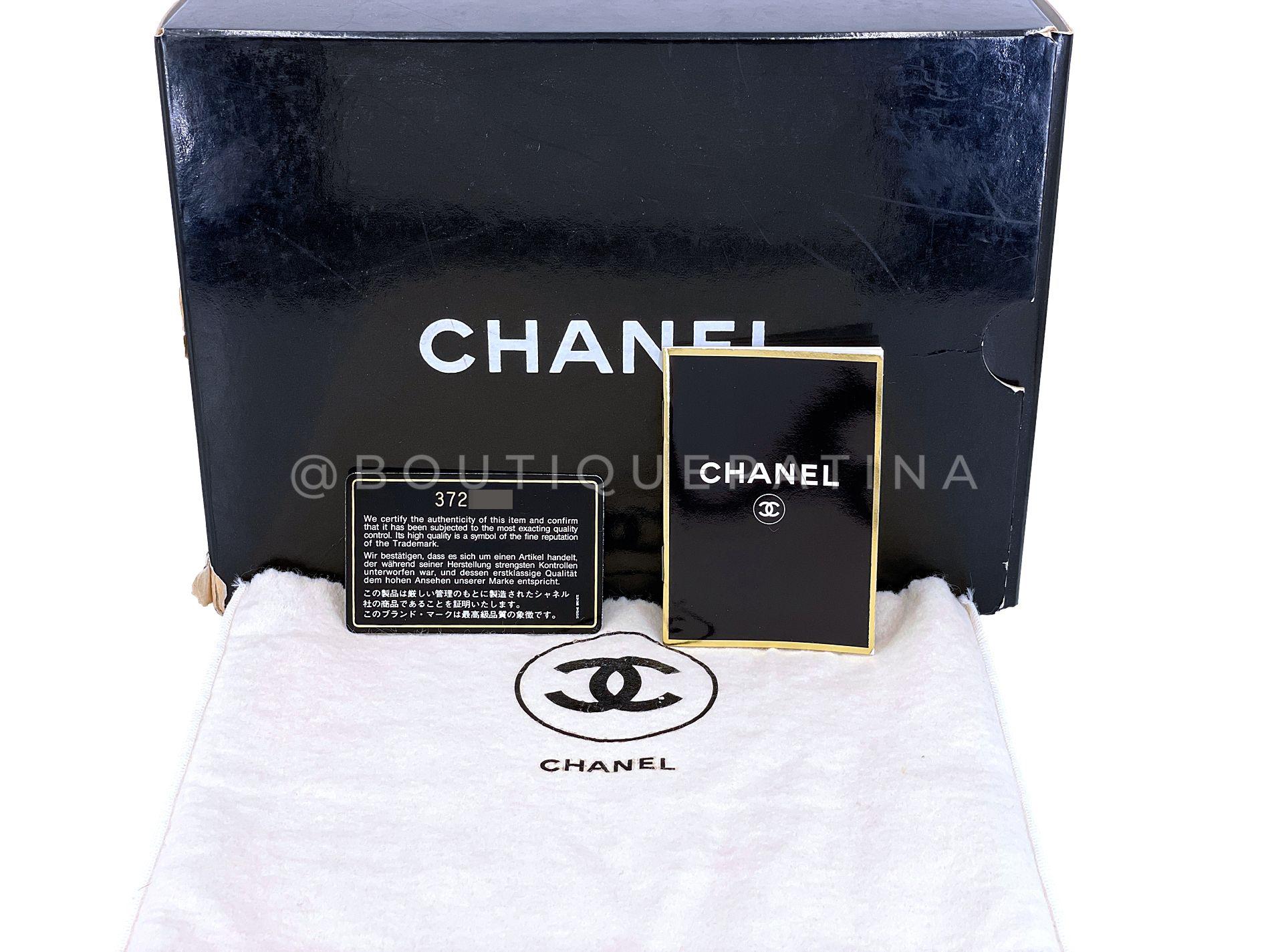 Chanel 1995 Vintage Black Lambskin Medium Classic Double Flap Bag 24k GHW 66288 en vente 9