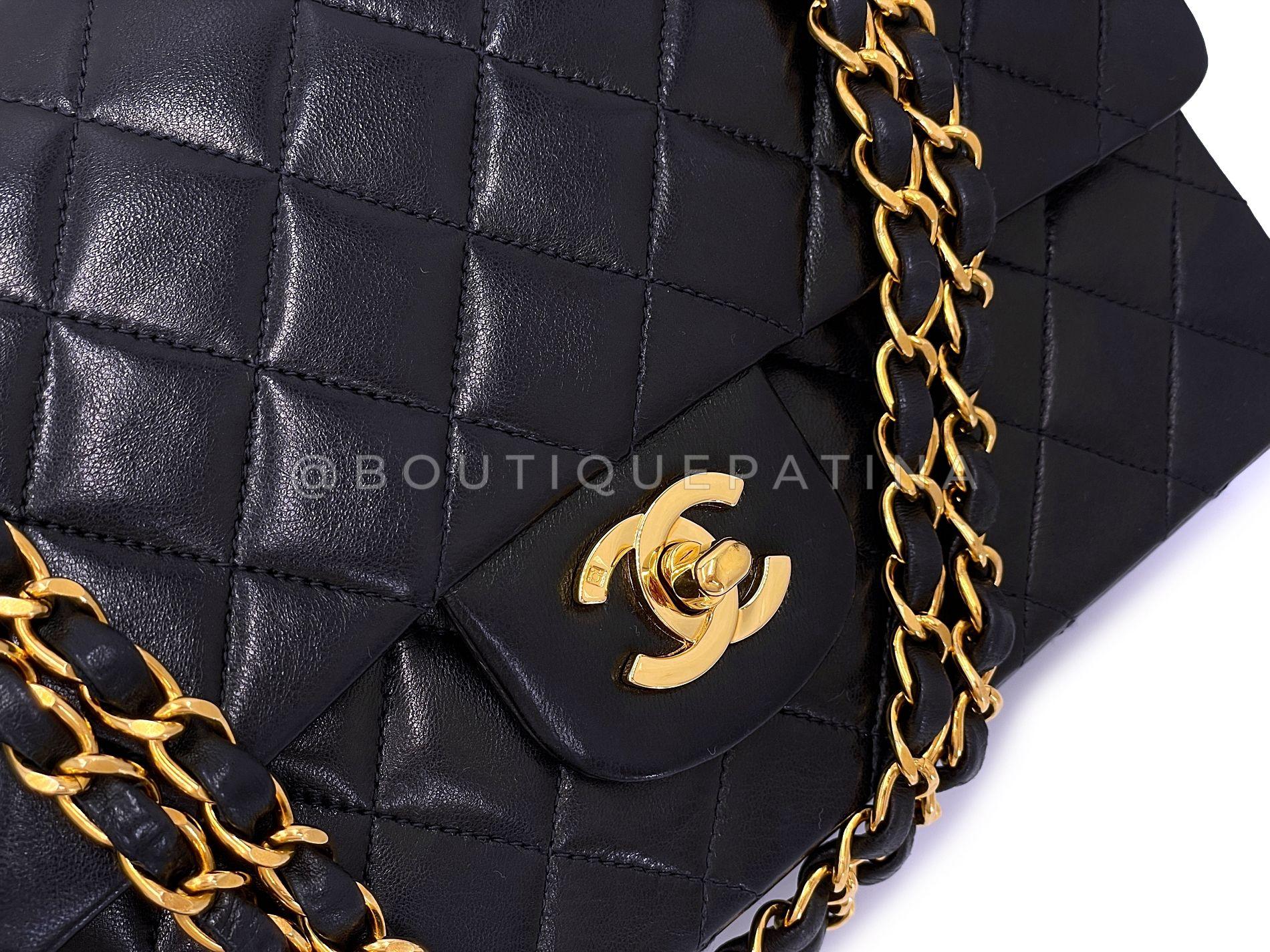 Chanel 1995 Vintage Black Lambskin Medium Classic Double Flap Bag 24k GHW 66288 en vente 3