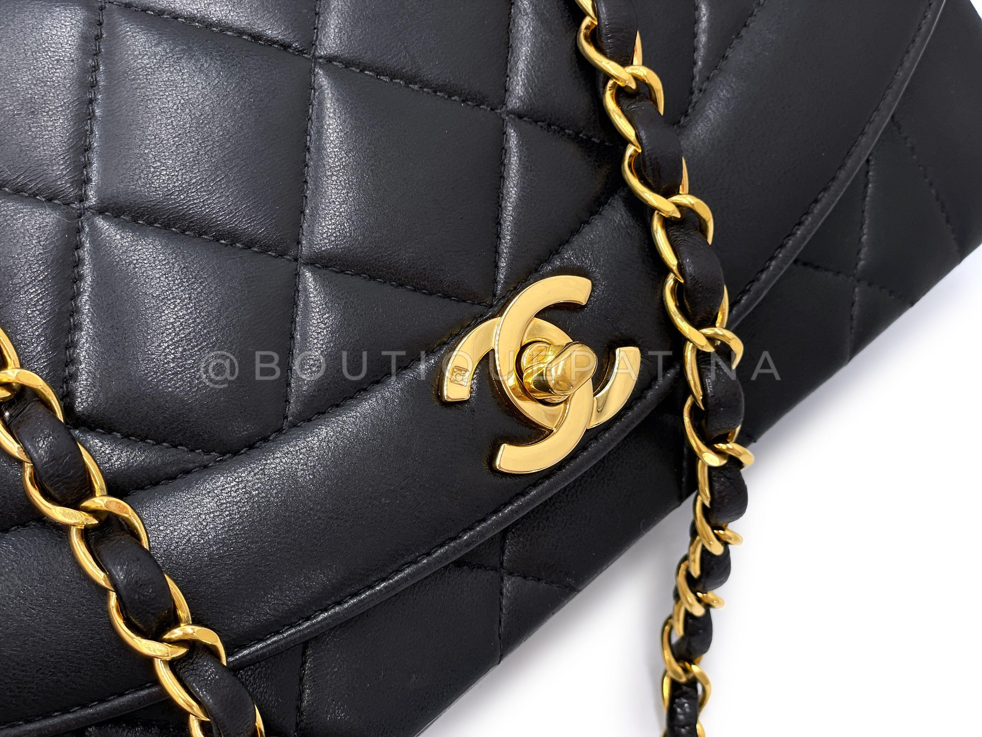 Chanel 1995 Vintage Black Small Diana Bag Lambskin 24k GHW 65663 For Sale 4