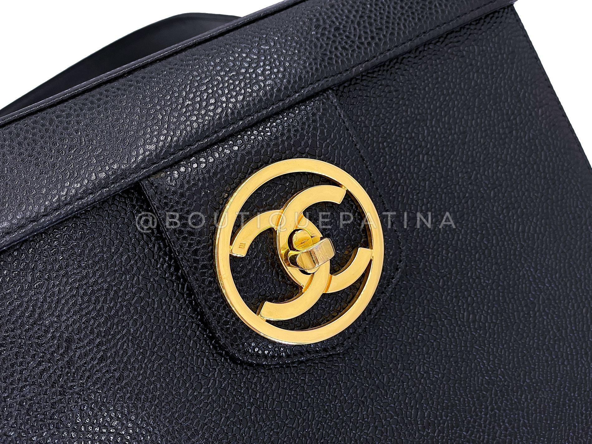Chanel 1995 Vintage Caviar Box Vanity Case w Strap Bag 24k GHW 68869 en vente 2