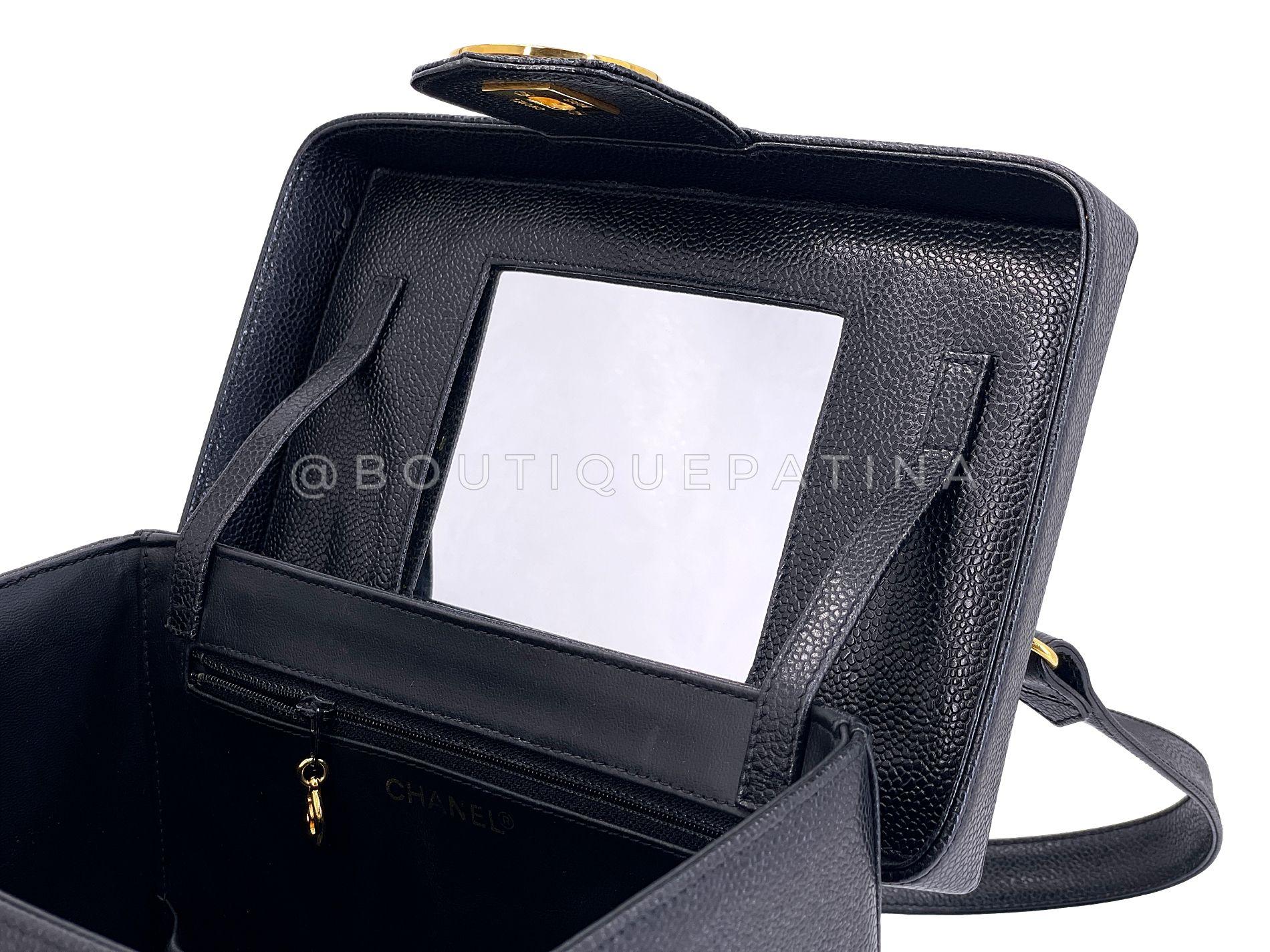 Chanel 1995 Vintage Caviar Box Vanity Case w Strap Bag 24k GHW 68869 en vente 3