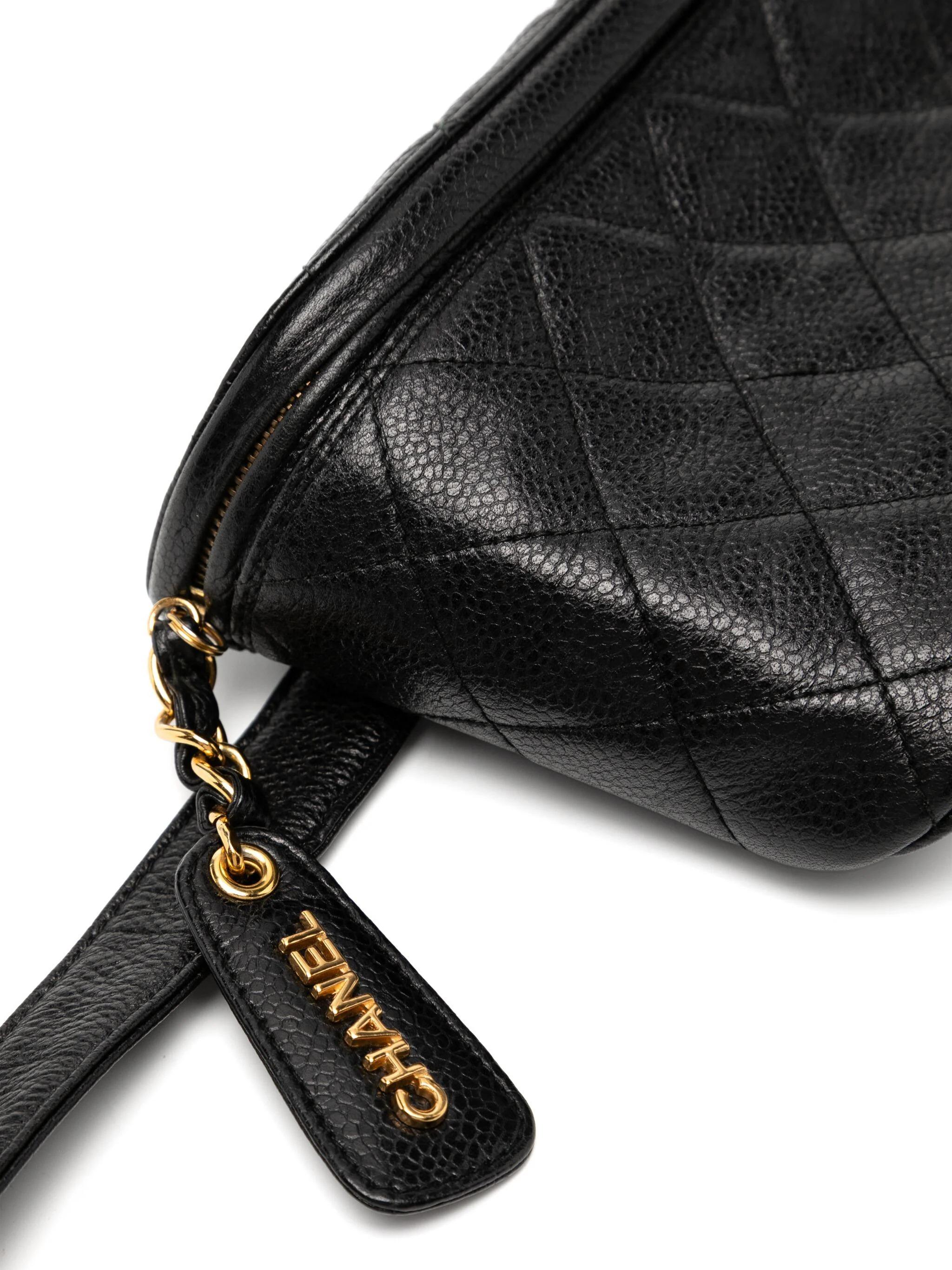 Chanel 1995 Vintage Fanny Pack Quilted Caviar Waist Belt Bag In Good Condition For Sale In Miami, FL