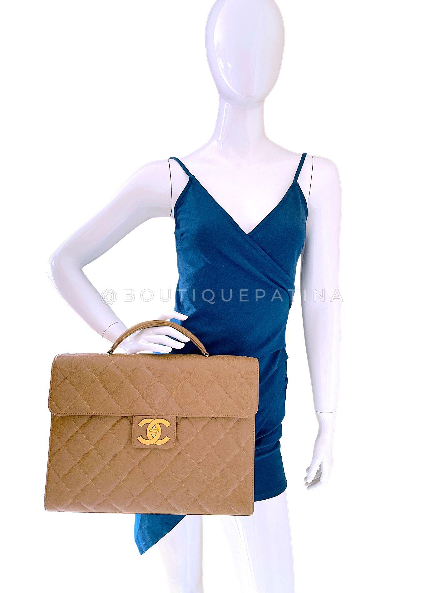 Chanel 1995 Vintage Taupe Beige Caviar Briefcase Tote Bag 24k GHW 68580 For Sale 10