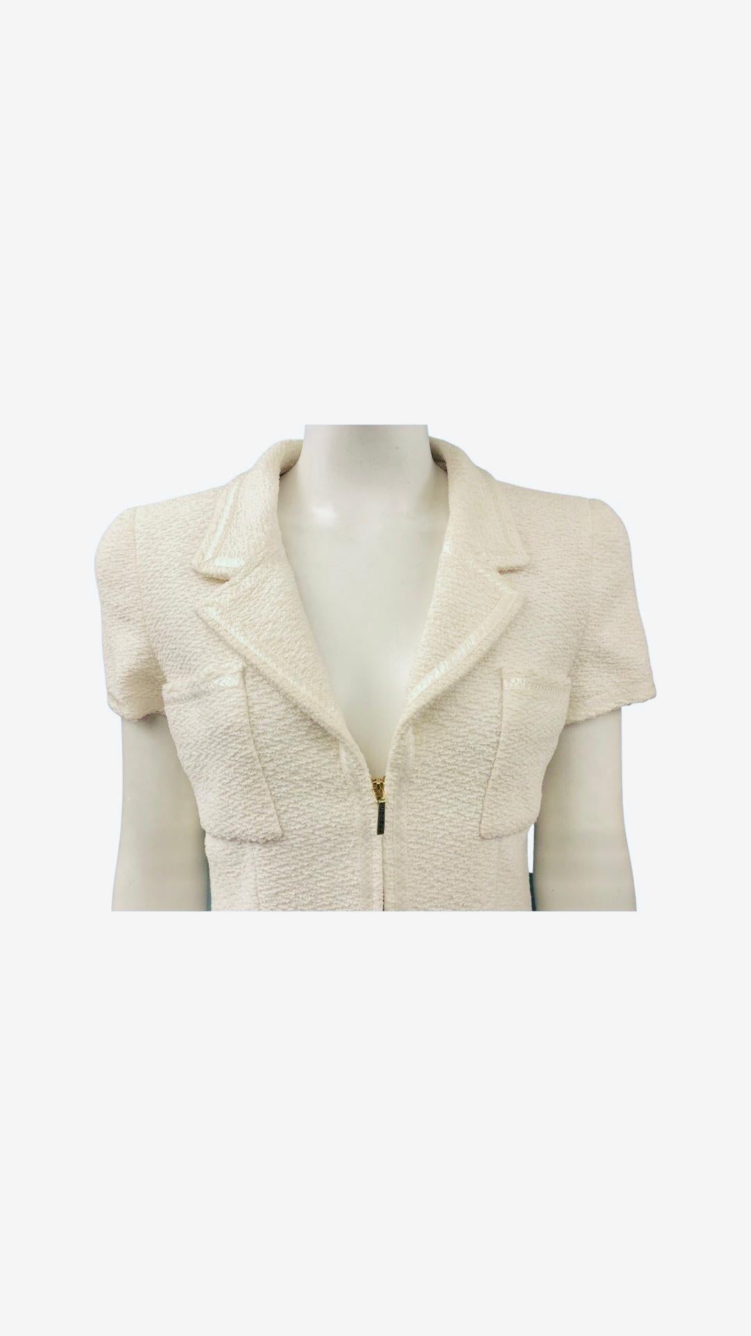 Chanel 1995 White Tweed Short Sleeves Jacket For Sale 1