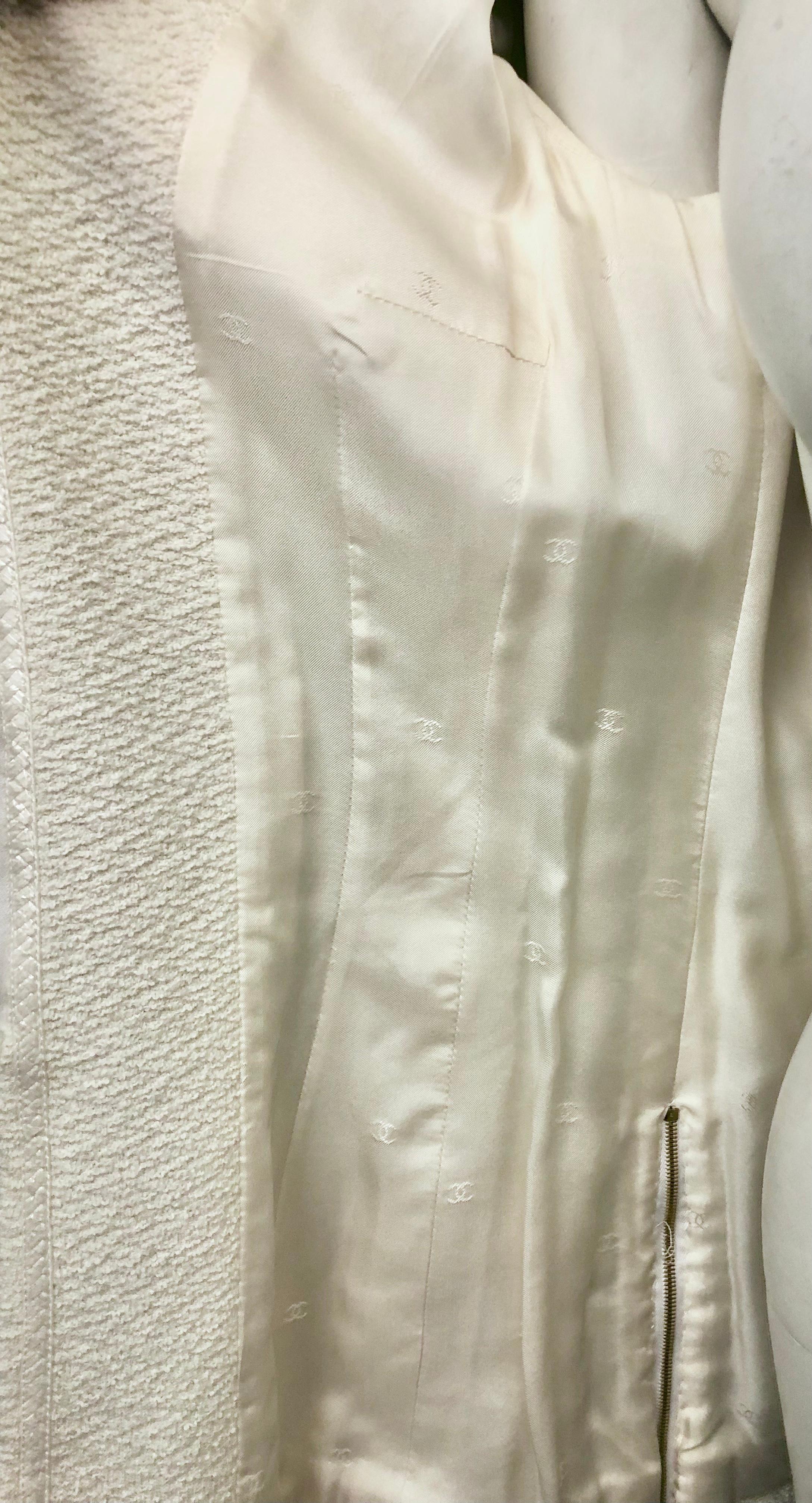 Rare Chanel 1995 White Tweed Short Sleeves Jacket For Sale 2