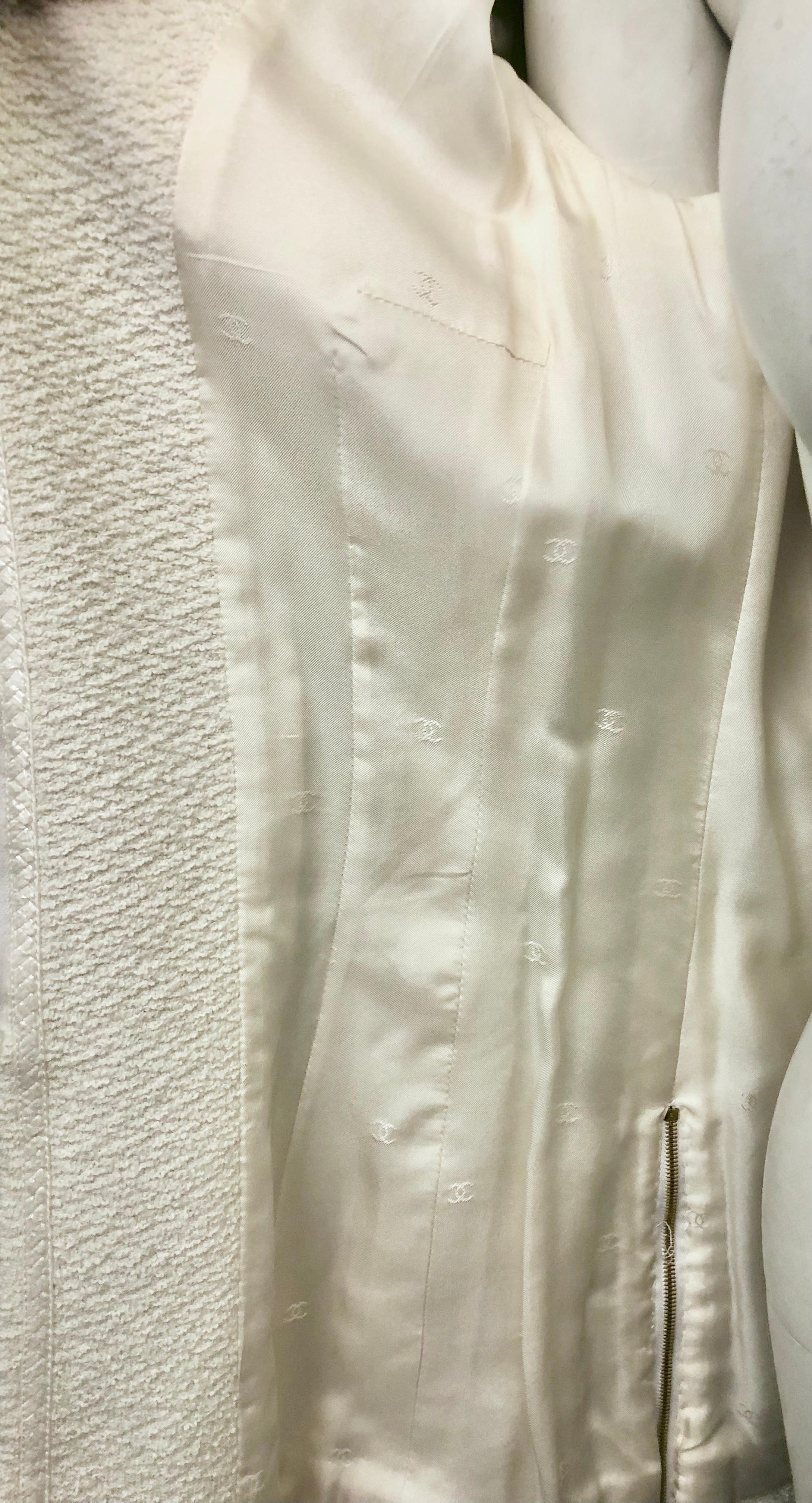 Chanel 1995 White Tweed Short Sleeves Jacket For Sale 2