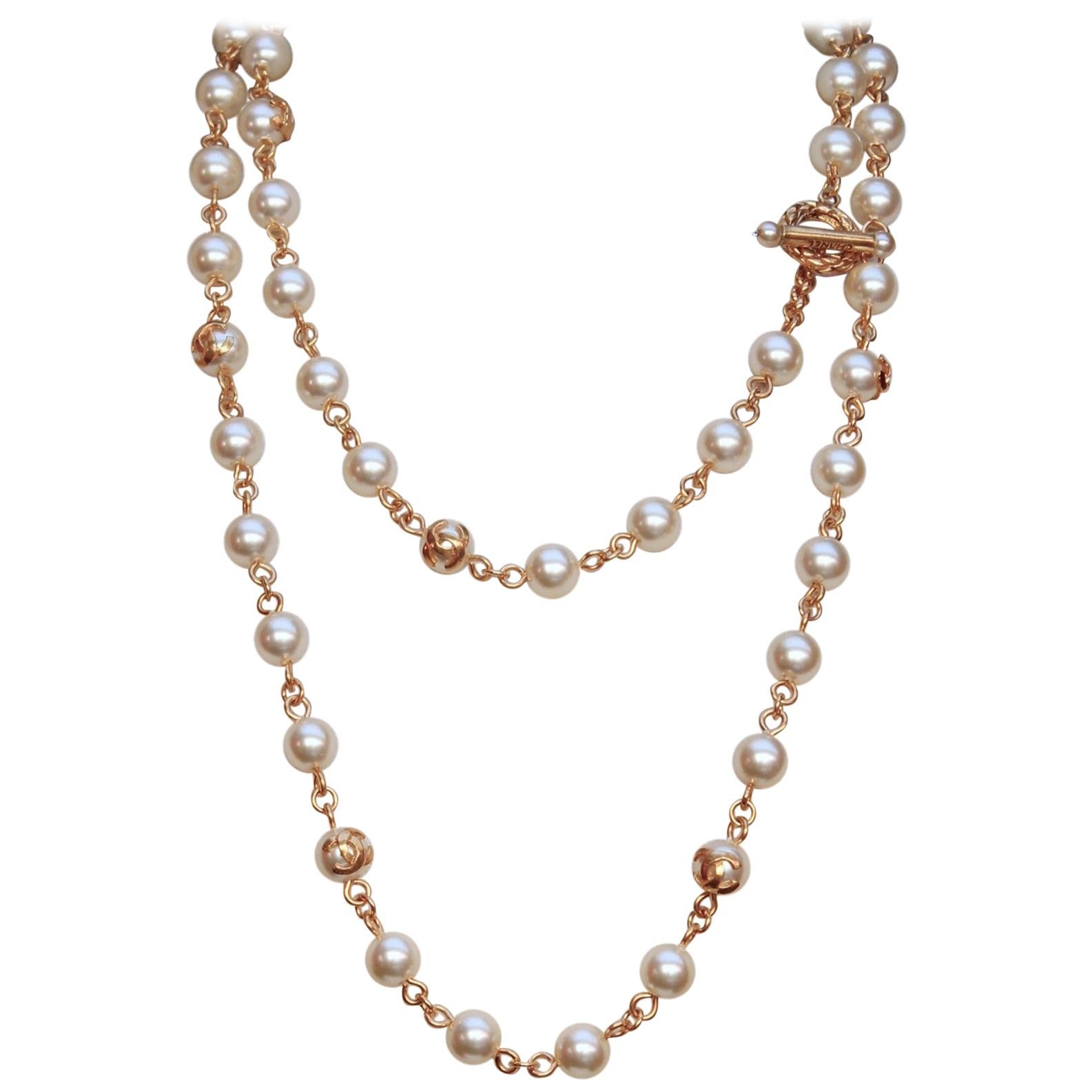 CHANEL 1995P Long faux-pearl beaded necklace