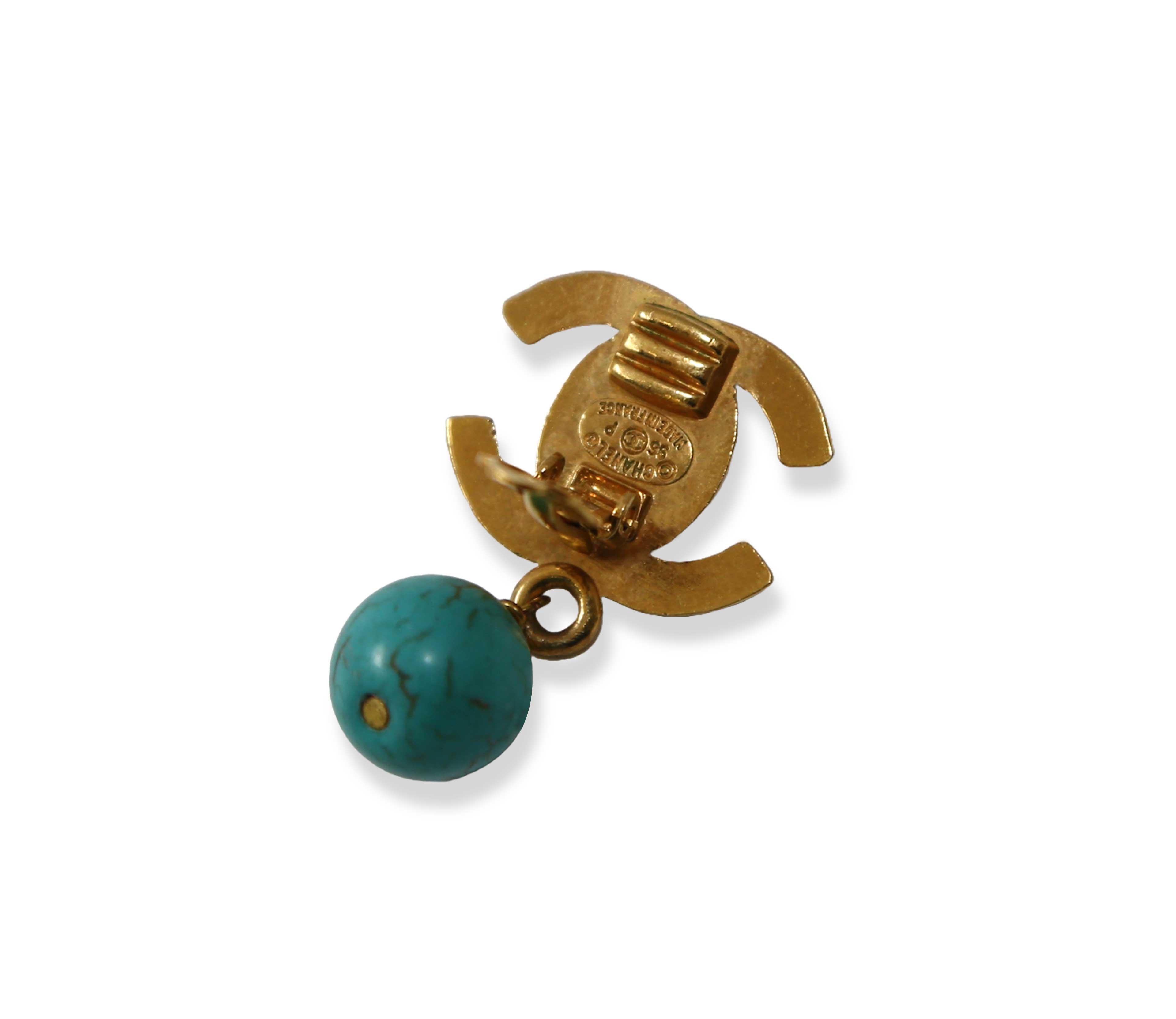 Round Cut Chanel 1996 CC Turquoise Turnlock Clip-On Earrings
