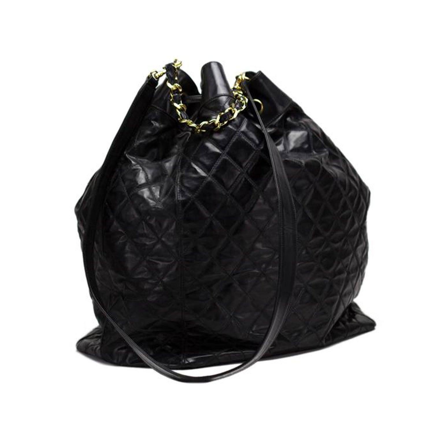 Chanel 1996 Quilted Rubber PVC Bucket XL Carry On Travel Weekend Tote Bag  In Good Condition For Sale In Miami, FL