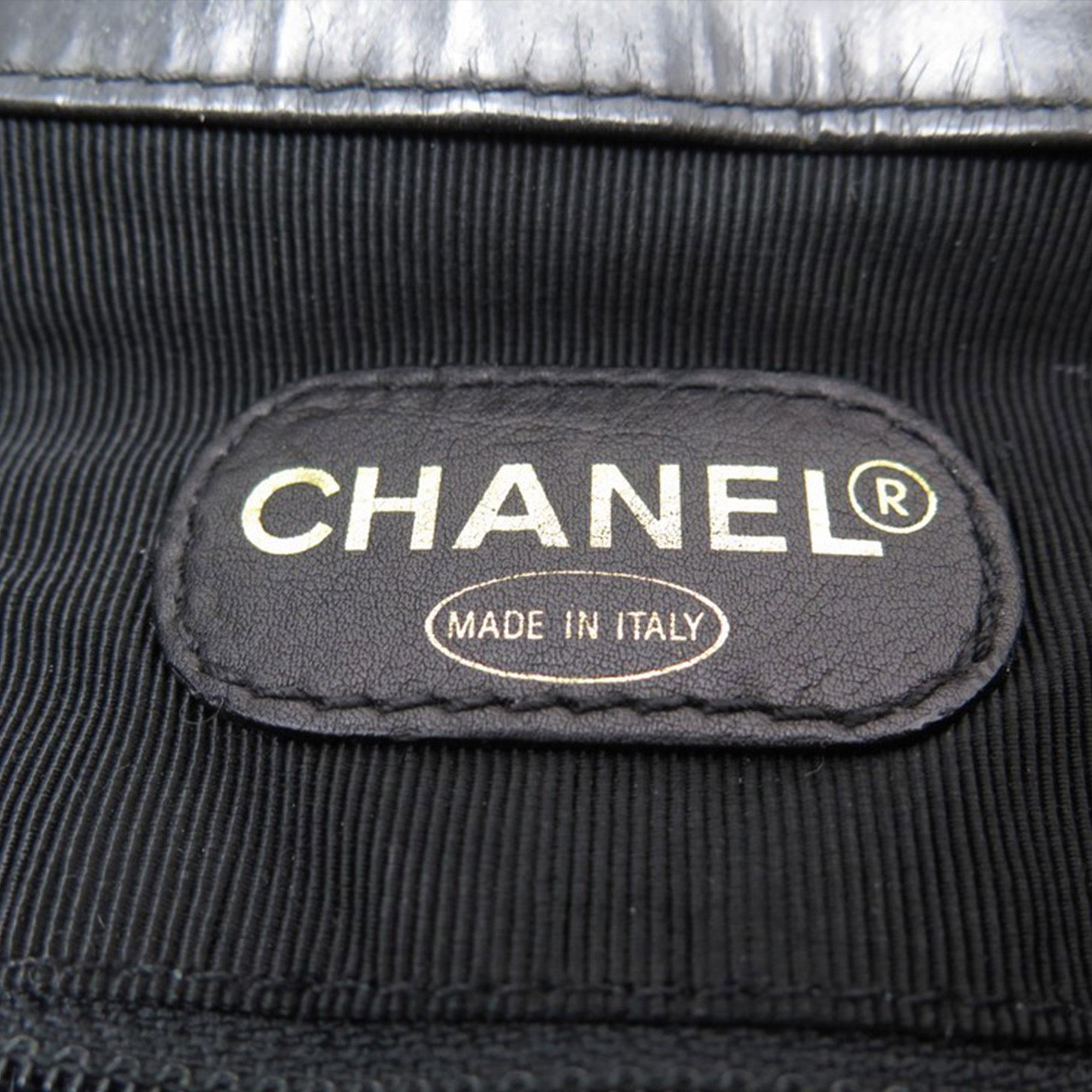 Chanel 1996 Quilted Rubber PVC Bucket XL Carry On Travel Weekend Tote Bag  For Sale 3