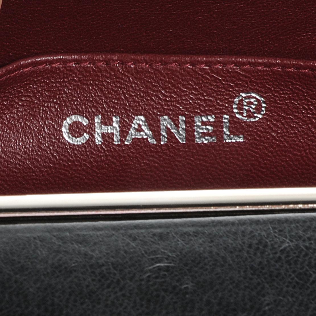 Chanel 1996 Seltene Vintage Top Handle Gestepptes Lammfell Kleine Waschtisch Kelly Tasche im Angebot 11