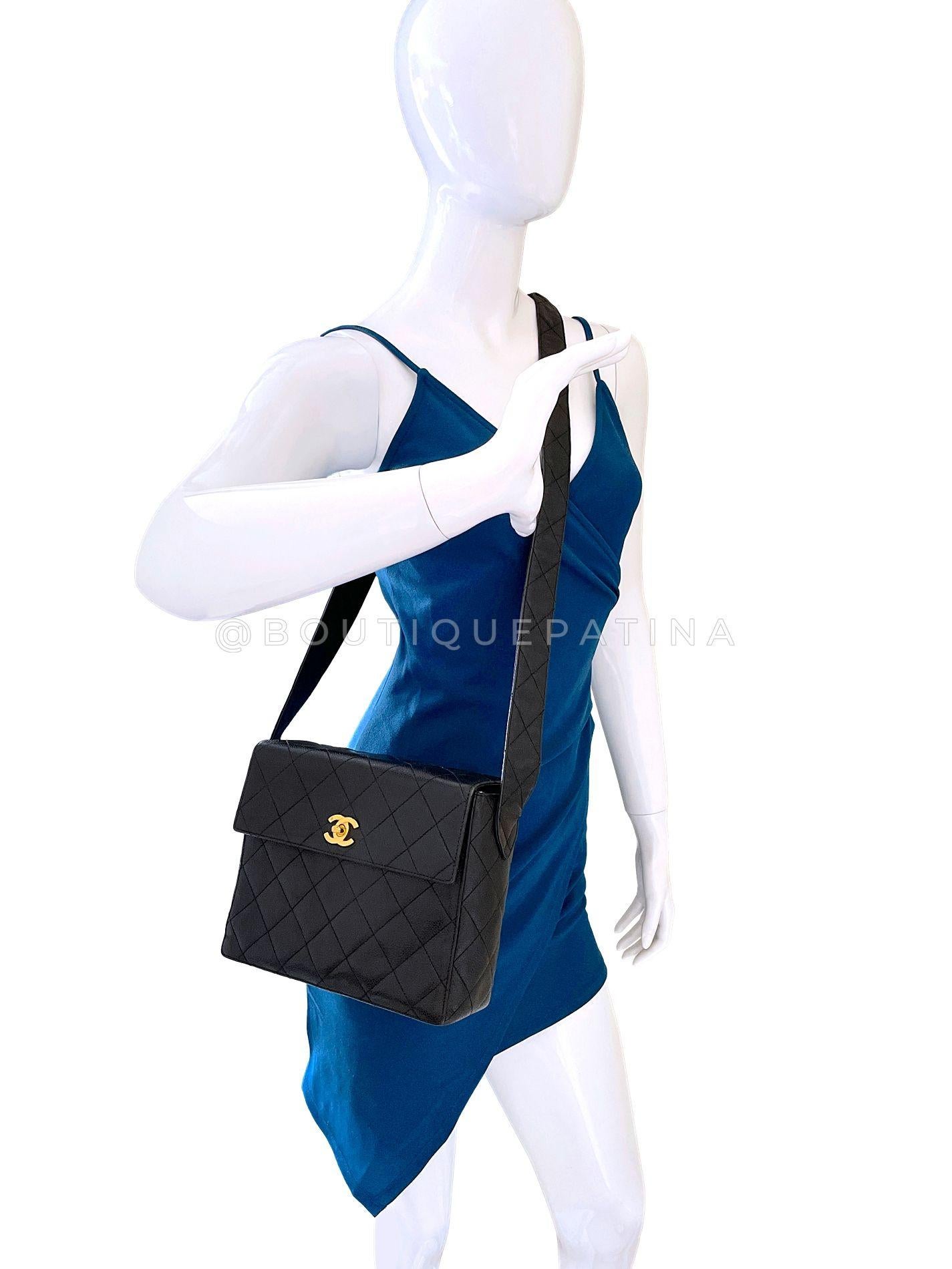 Chanel 1996 Vintage Black Caviar Box Crossbody Flap Bag 24k GHW 68643 For Sale 10
