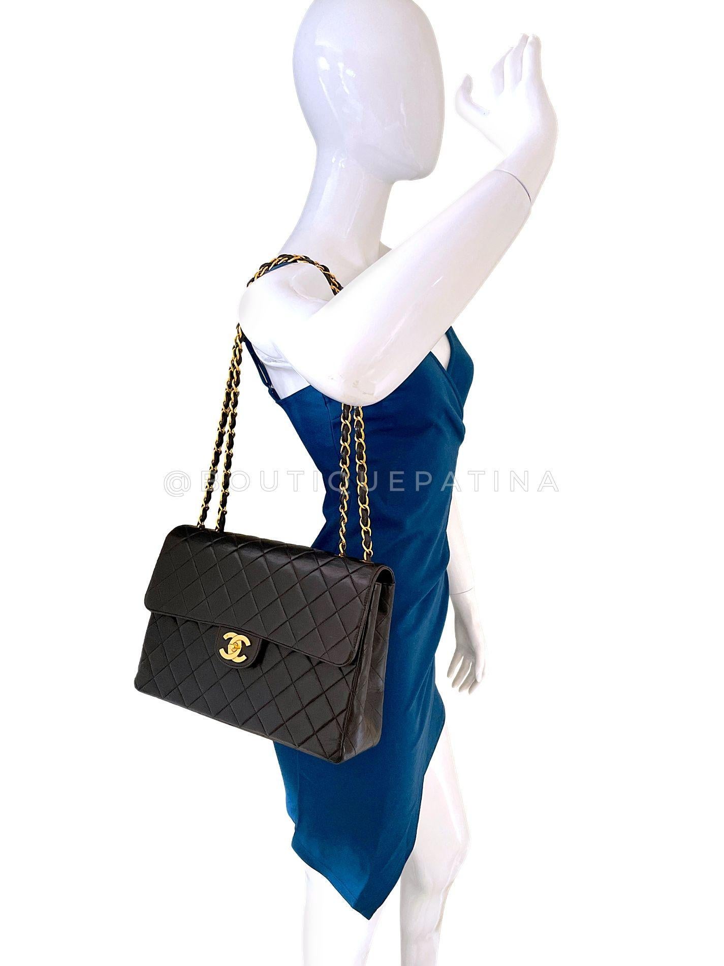Chanel 1996 Vintage Schwarz Jumbo Classic Flap Tasche 24k GHW Lammfell 68723 im Angebot 12