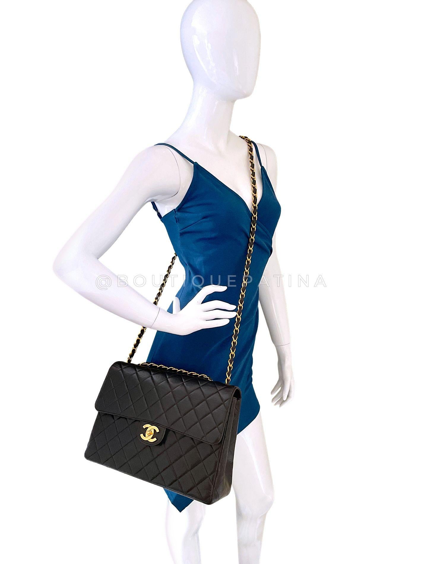 Chanel 1996 Vintage Schwarz Jumbo Classic Flap Tasche 24k GHW Lammfell 68723 im Angebot 13