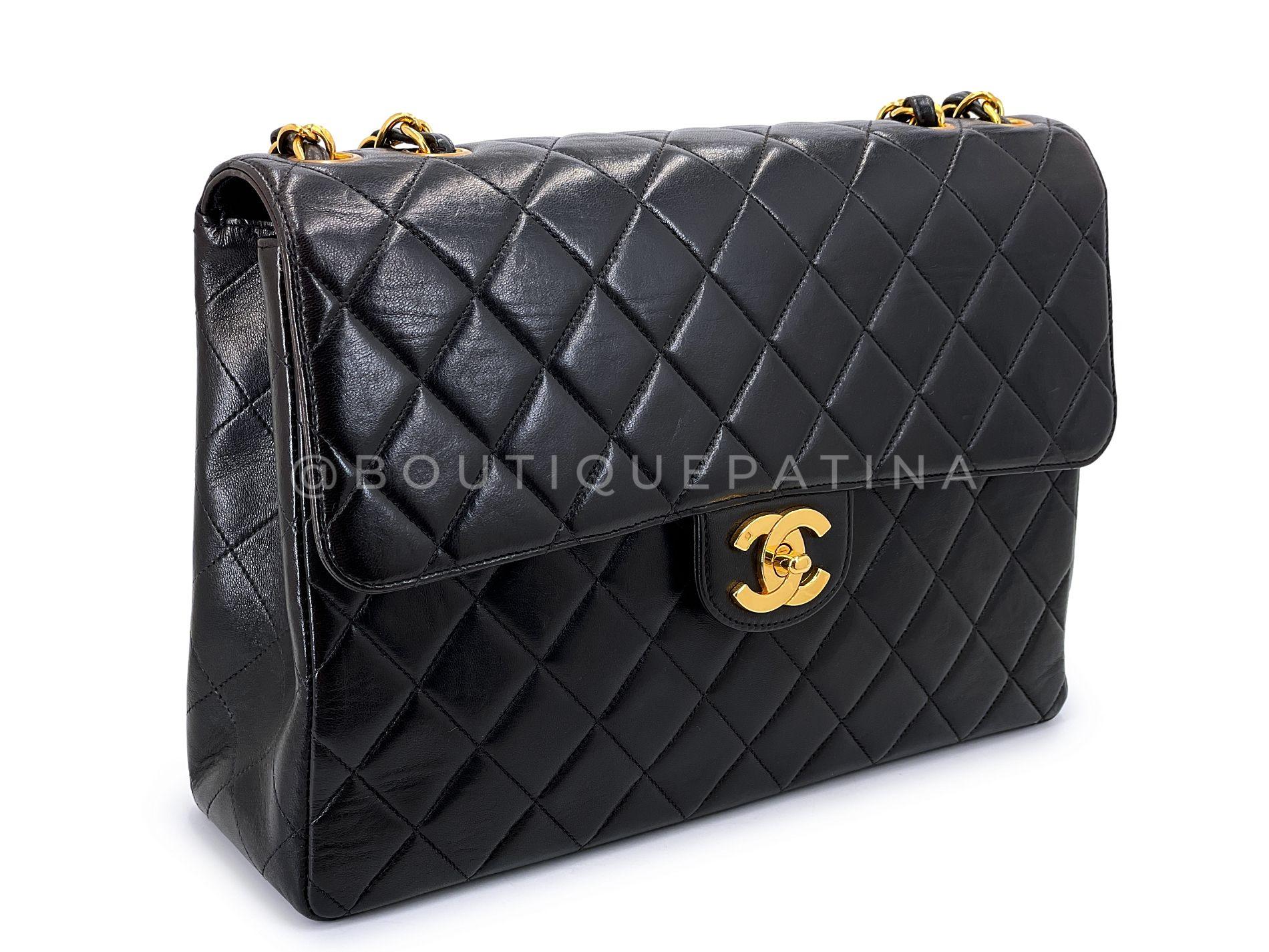 Chanel 1996 Vintage Schwarz Jumbo Classic Flap Tasche 24k GHW Lammfell 68723 im Zustand „Hervorragend“ im Angebot in Costa Mesa, CA