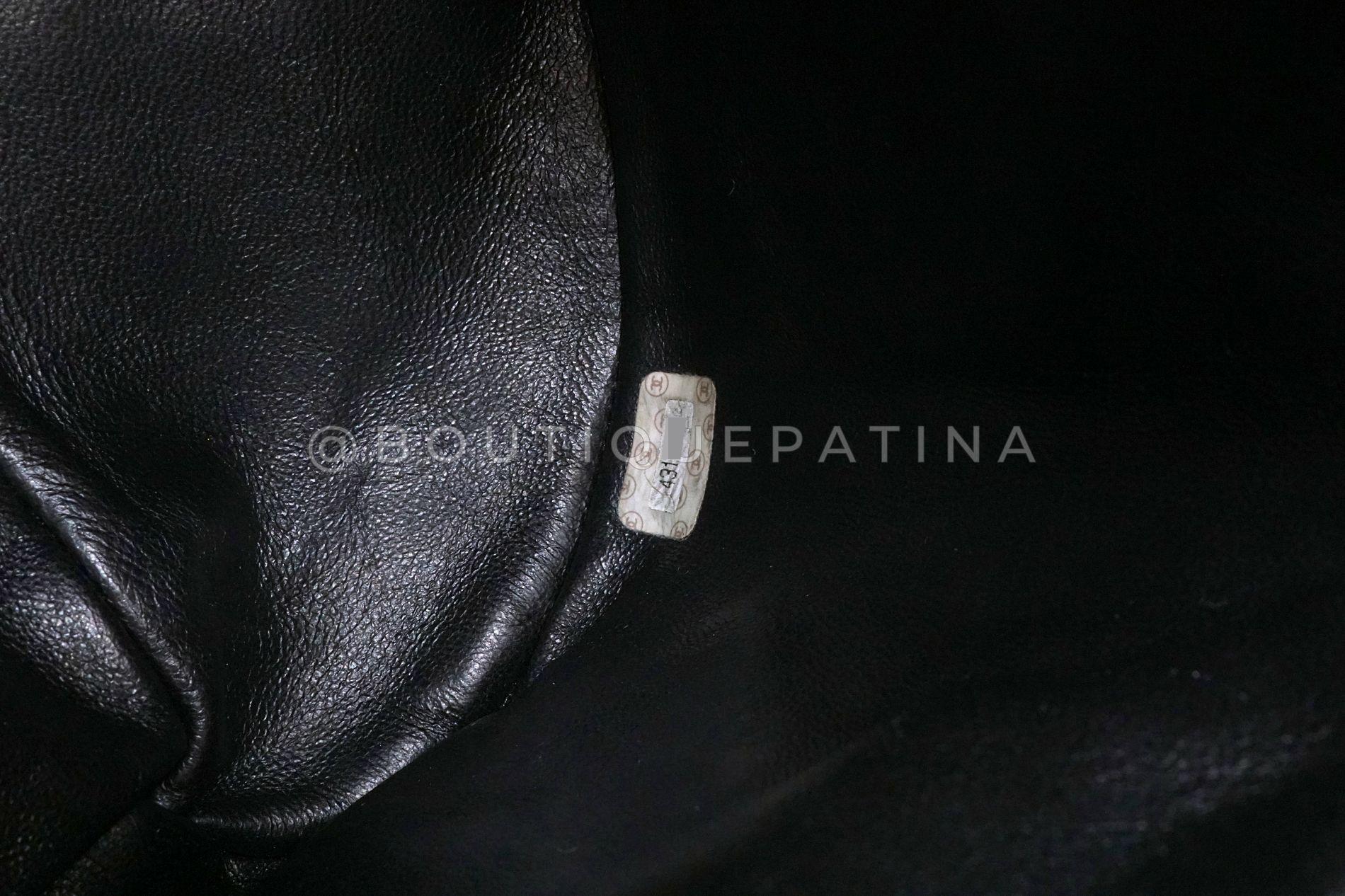 Chanel 1996 Vintage Sac à dos Duma en cuir d'agneau noir 24k GHW 68640 en vente 8