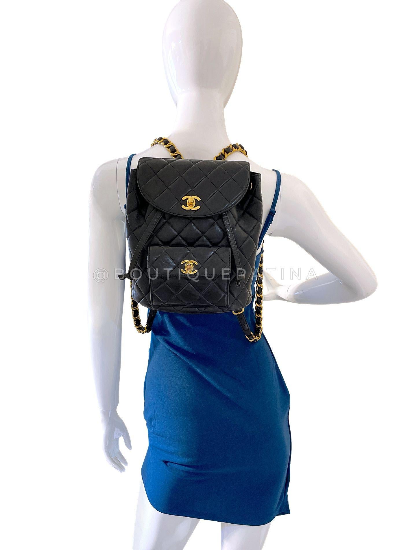 Chanel 1996 Vintage Sac à dos Duma en cuir d'agneau noir 24k GHW 68640 en vente 9