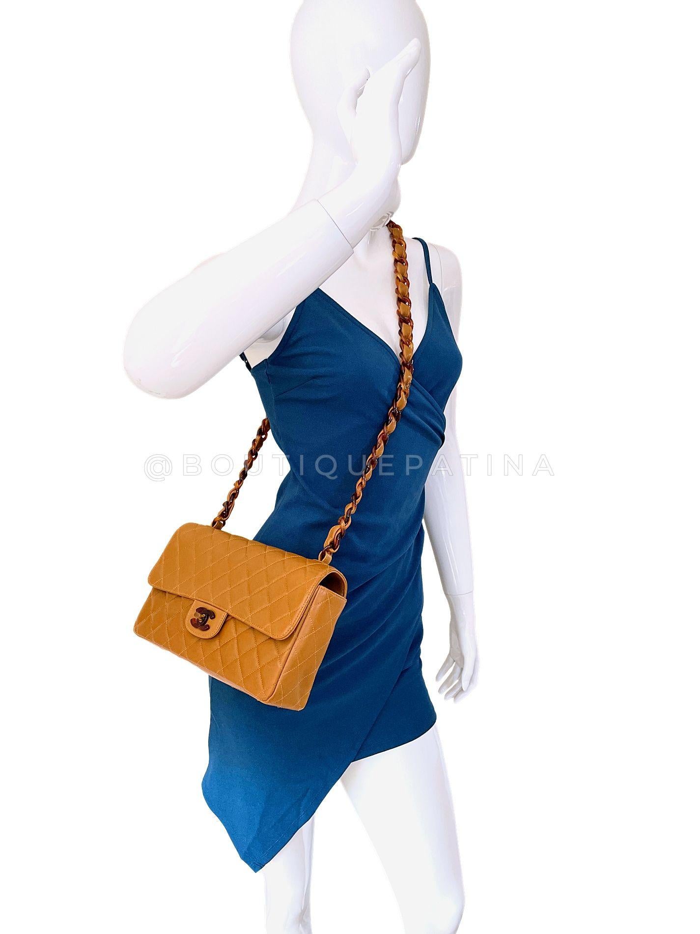 Chanel 1996 Vintage Karamell Beige Schildpatt Classic Flap Tasche Lammfell 68030 im Angebot 10