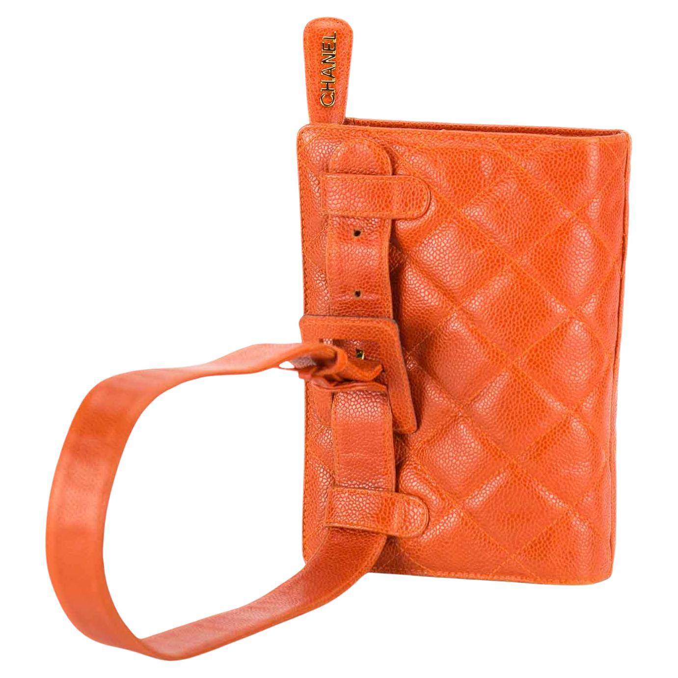 Chanel 1996 Vintage Gürtel Gürteltasche Rare Orange Kaviar Tasche im Angebot 3