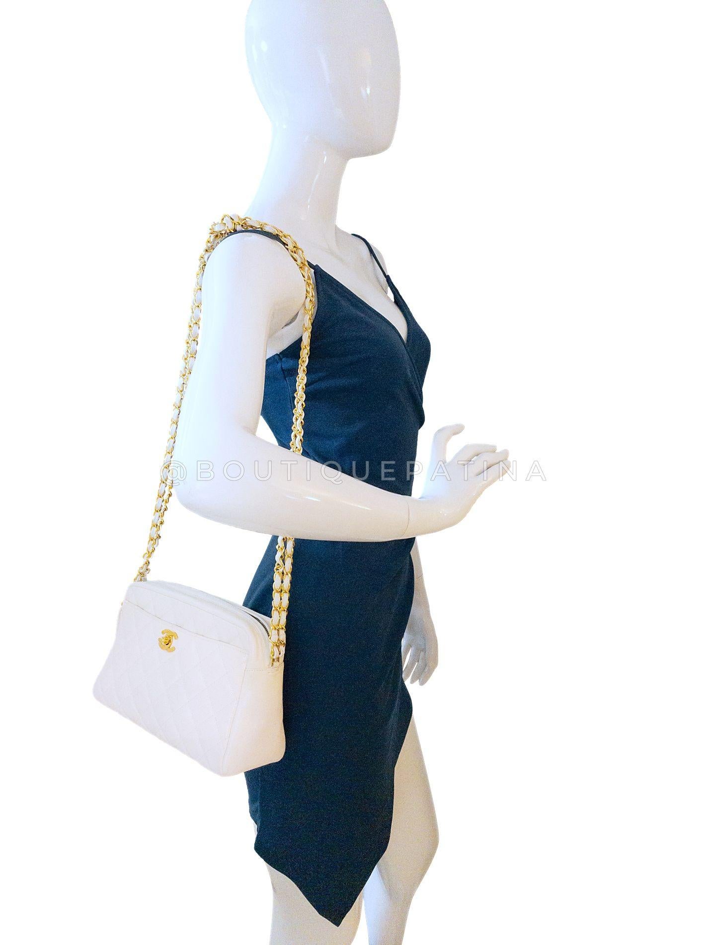 Chanel 1996 Vintage Blanc Caviar Classic Camera Case Bag CC Clasp 24k GHW 68561 en vente 11