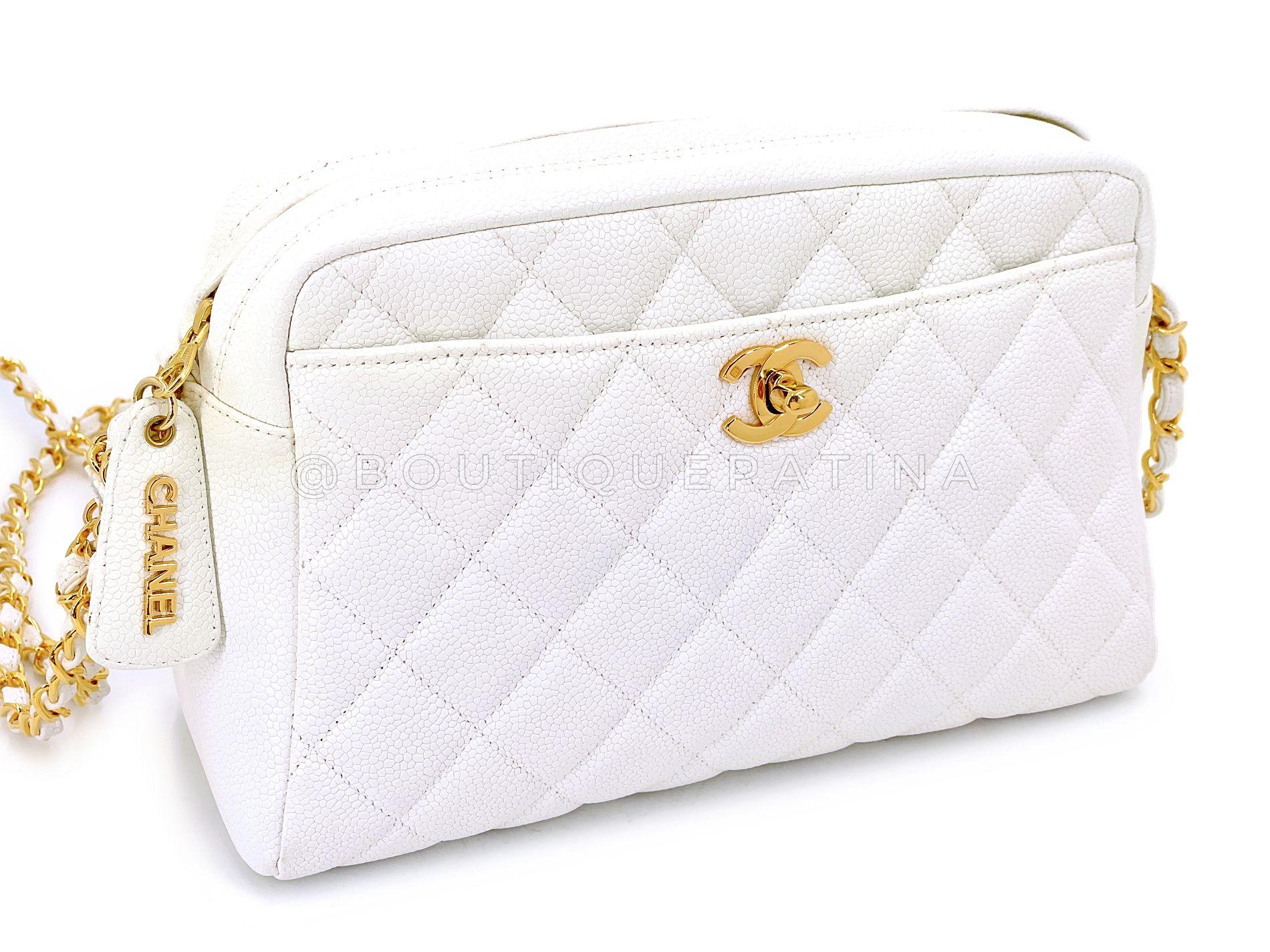 Chanel 1996 Vintage Blanc Caviar Classic Camera Case Bag CC Clasp 24k GHW 68561 Excellent état - En vente à Costa Mesa, CA