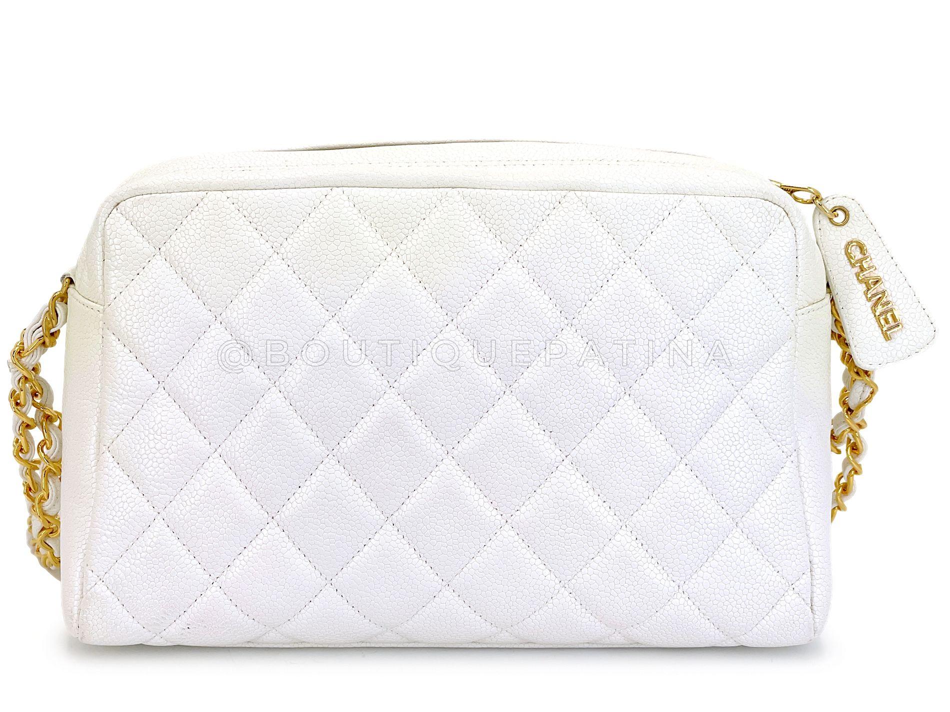 Chanel 1996 Vintage Blanc Caviar Classic Camera Case Bag CC Clasp 24k GHW 68561 en vente 1